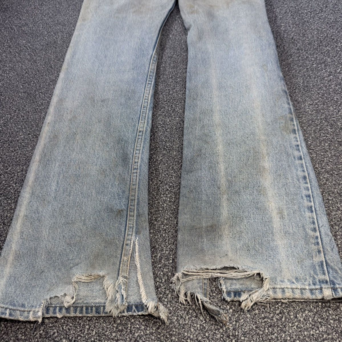 Levi's Vintage Clothing Insane Destroyed ‼️ Flared 1997 Levis 517 Bootcut Washed Size US 30 / EU 46 - 11 Thumbnail