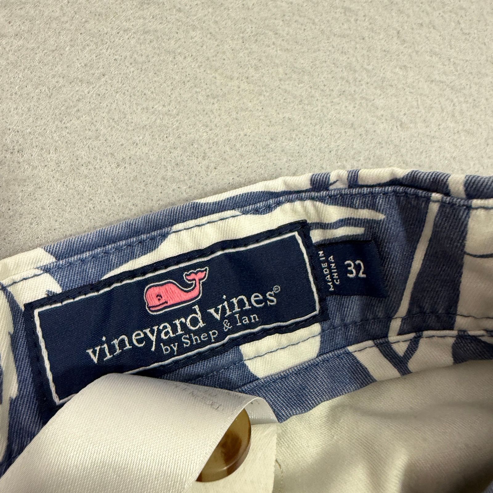 Vineyard Vines Vineyard Vines Breaker Shorts Men's 32 Blue Floral Hawaiian Size US 32 / EU 48 - 5 Thumbnail