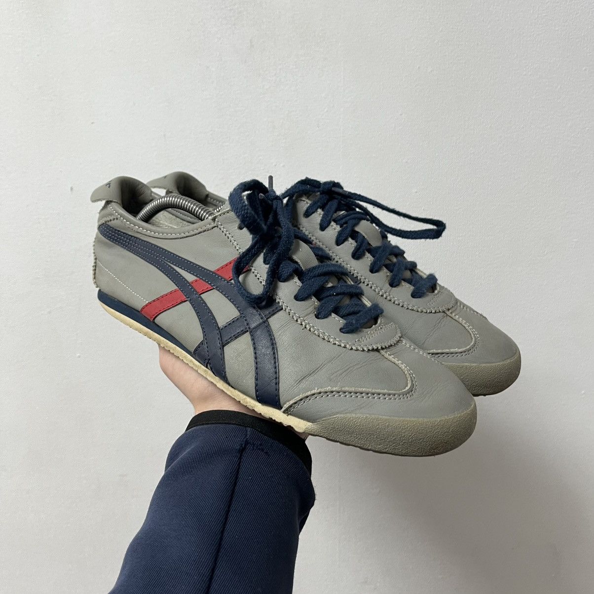 Asics Asics Onitsuka Tiger shoes sneakers Size US 8.5 / EU 41-42 - 1 Thumbnail