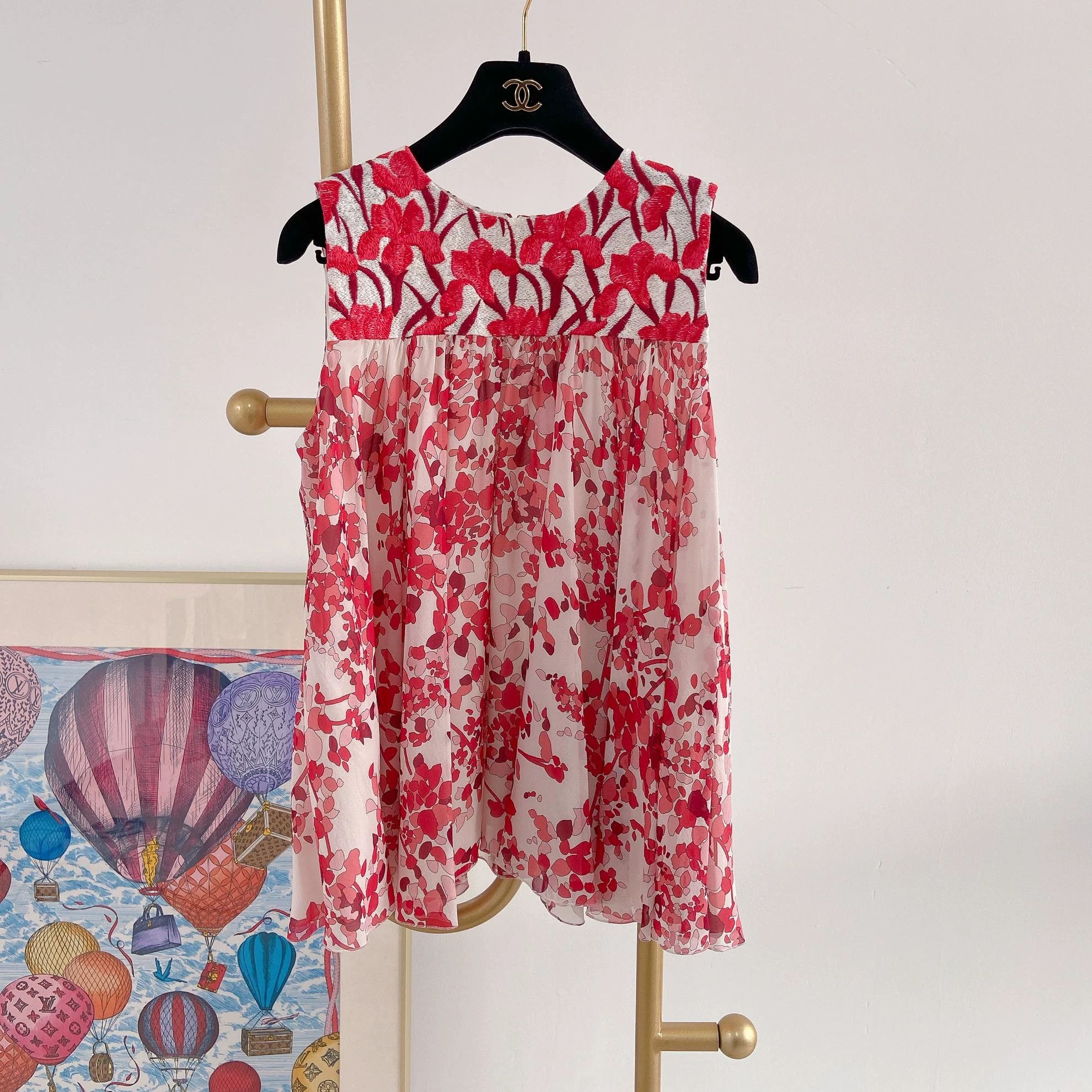Giambattista Valli Giambattista Valli Sleeveless Top 42 Size M / US 6-8 / IT 42-44 - 1 Thumbnail