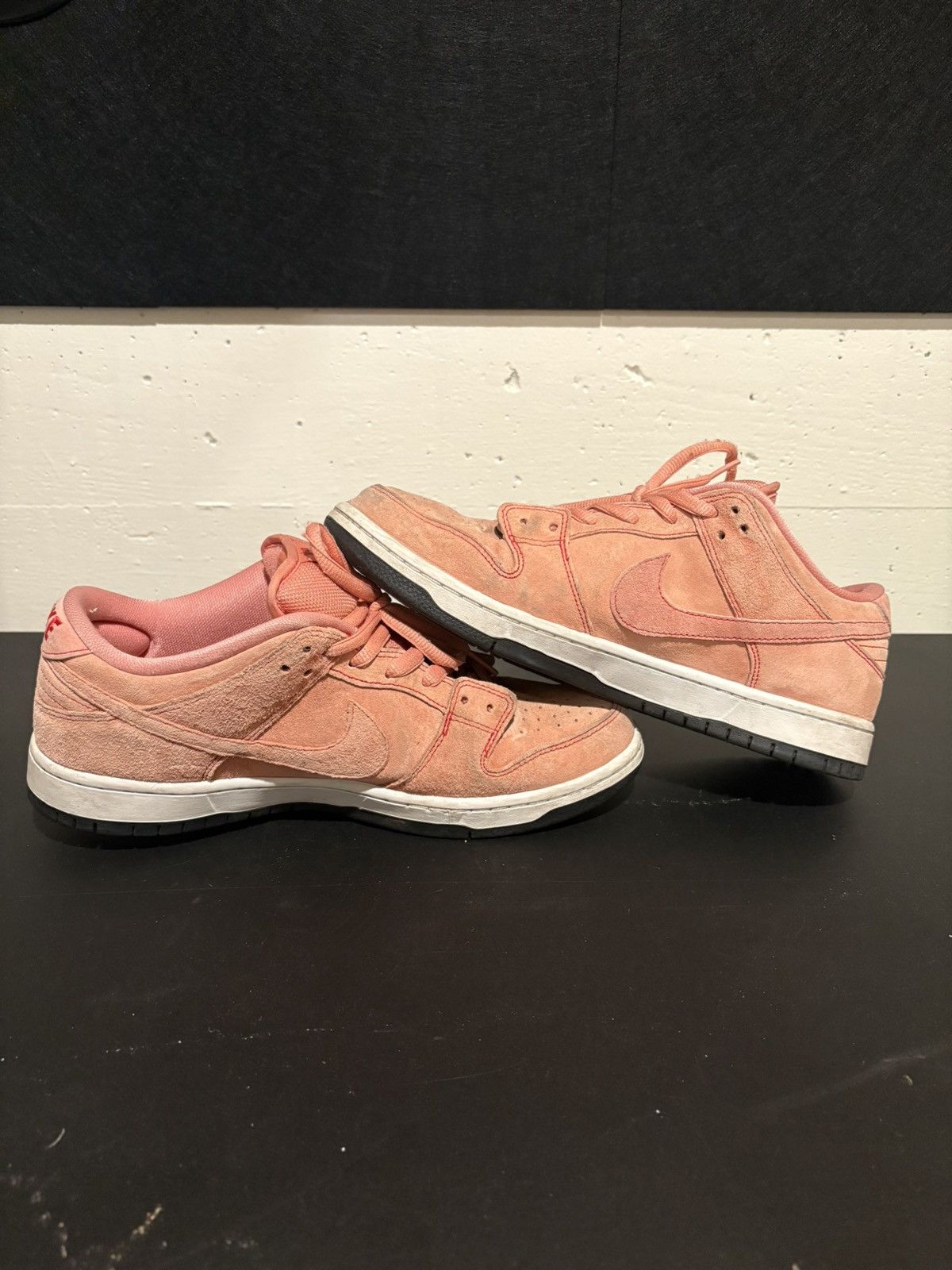 Nike Nike SB dunk low “Pink Pig” size 10.5 og none Size US 10.5 / EU 43-44 - 5 Thumbnail