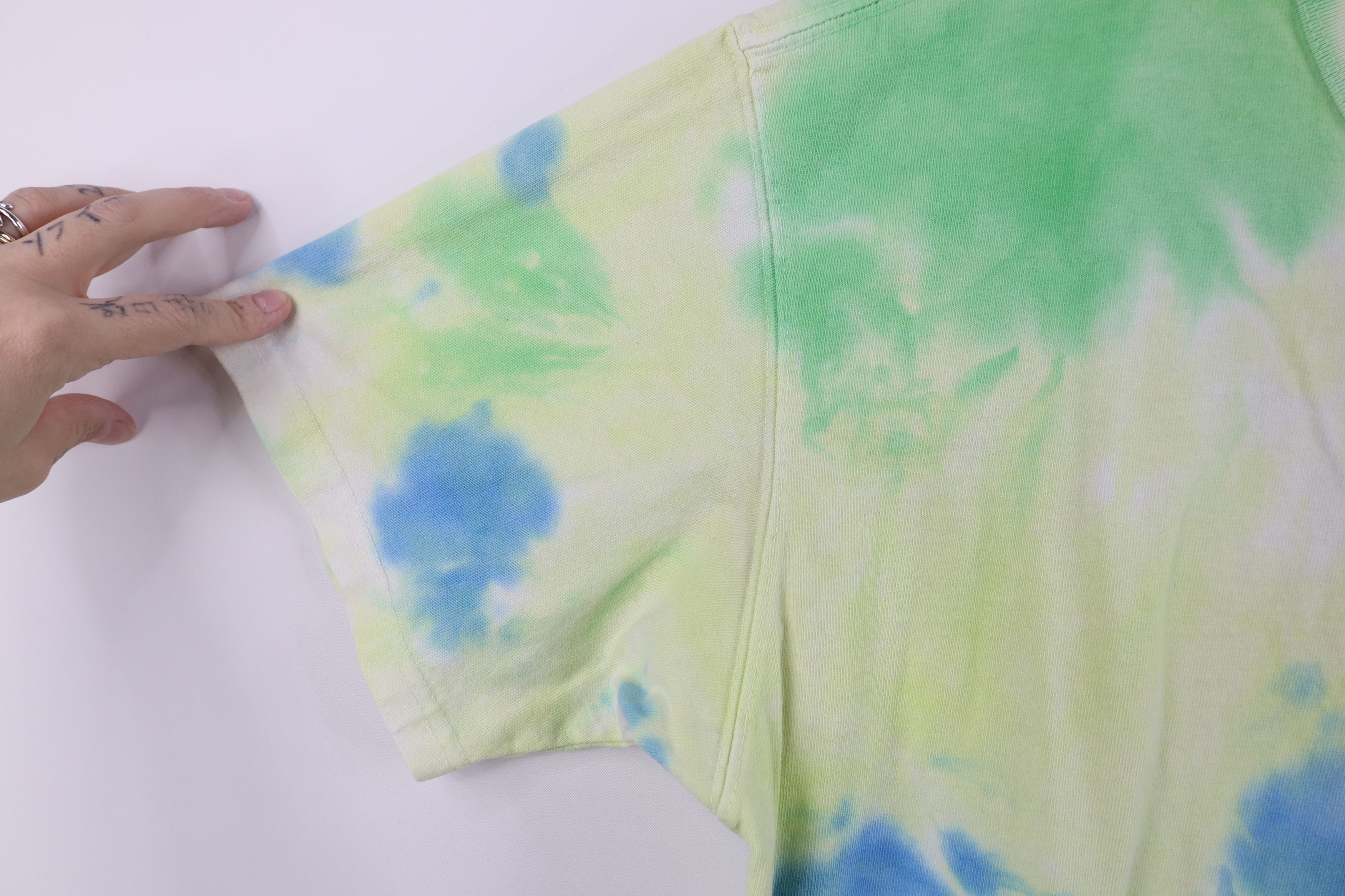 Nike Nike Center Swoosh Tie Dye Heavyweight Ribbed Knit T-Shirt Size US S / EU 44-46 / 1 - 6 Thumbnail