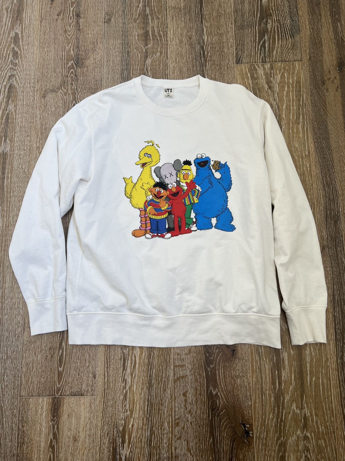 Kaws × Uniqlo Uniqlo sesame street kaws sweater Size US XL / EU 56 / 4 - 1 Thumbnail