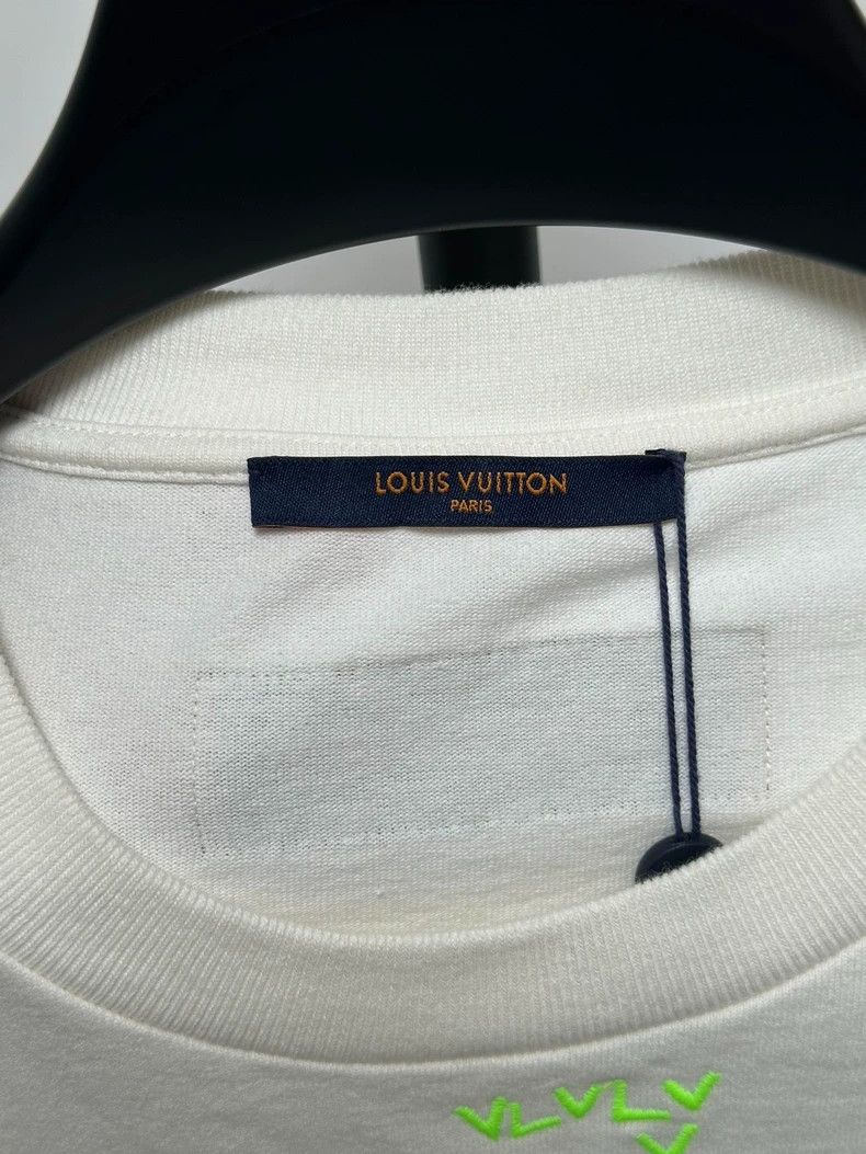Louis Vuitton Louis Vuitton White and green embroidered small airplane s Size US XXL / EU 58 / 5 - 4 Thumbnail