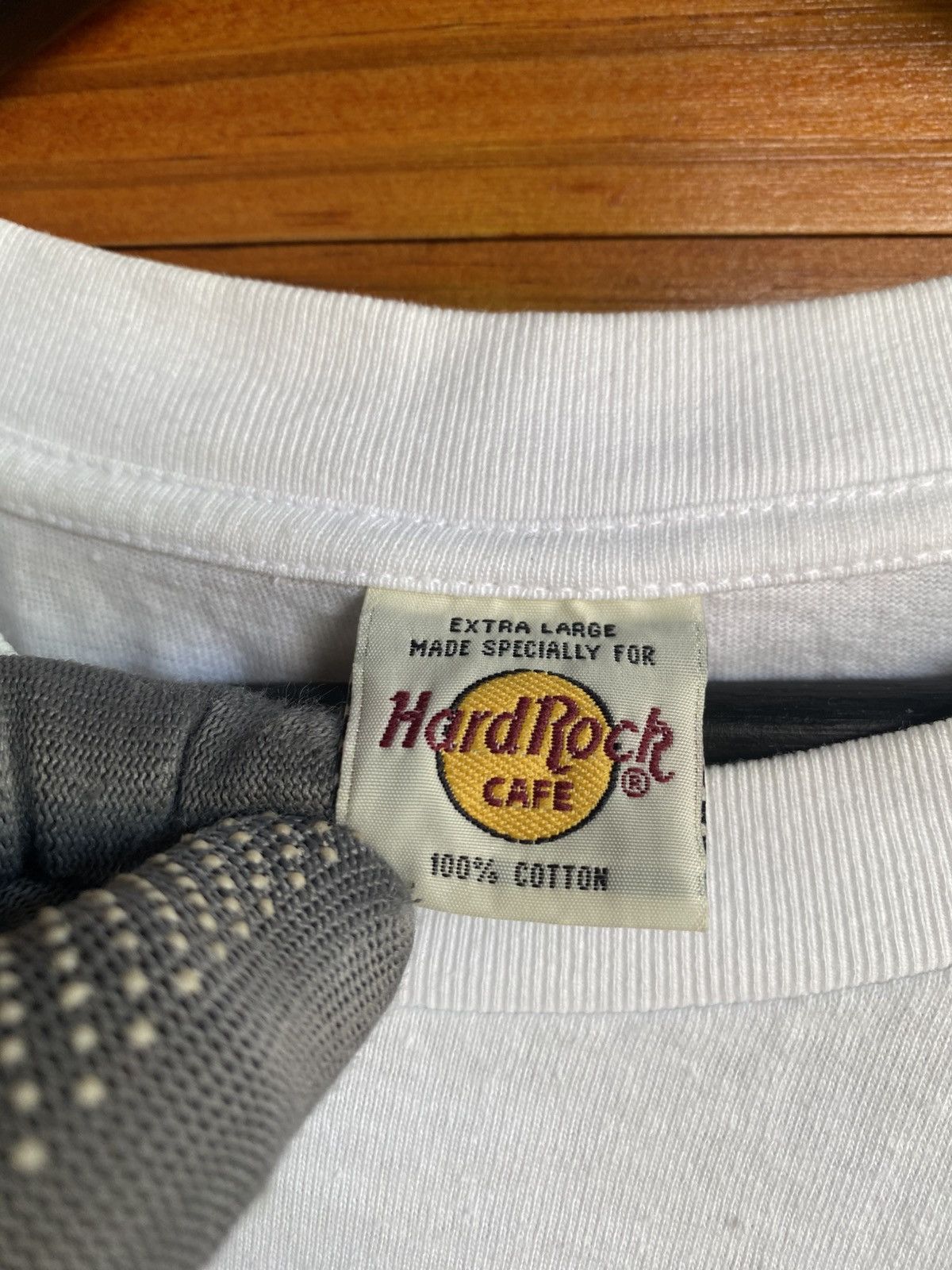 Hard Rock Cafe Vintage Hard Rock Cafe Shanghai White T-Shirt – Classic Size US XL / EU 56 / 4 - 5 Thumbnail