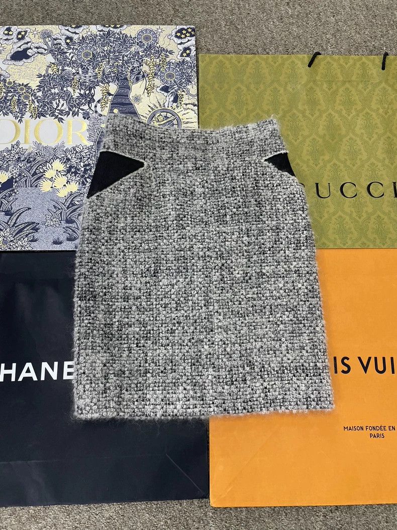 Chanel Chanel Gray Tweed Skirt Size US 38 / EU 54 - 1 Thumbnail