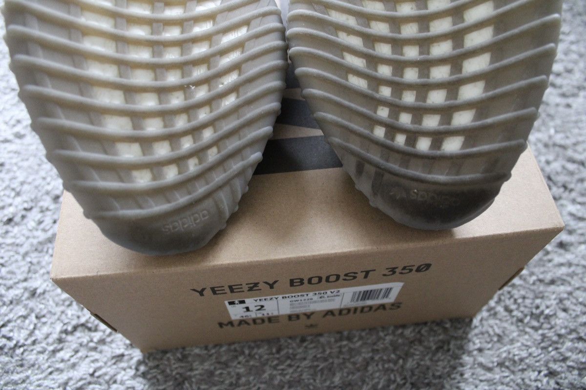 Adidas × Kanye West Adidas Yeezy Boost 350 V2 Beluga Reflective Size 12 Size US 12 / EU 45 - 7 Thumbnail