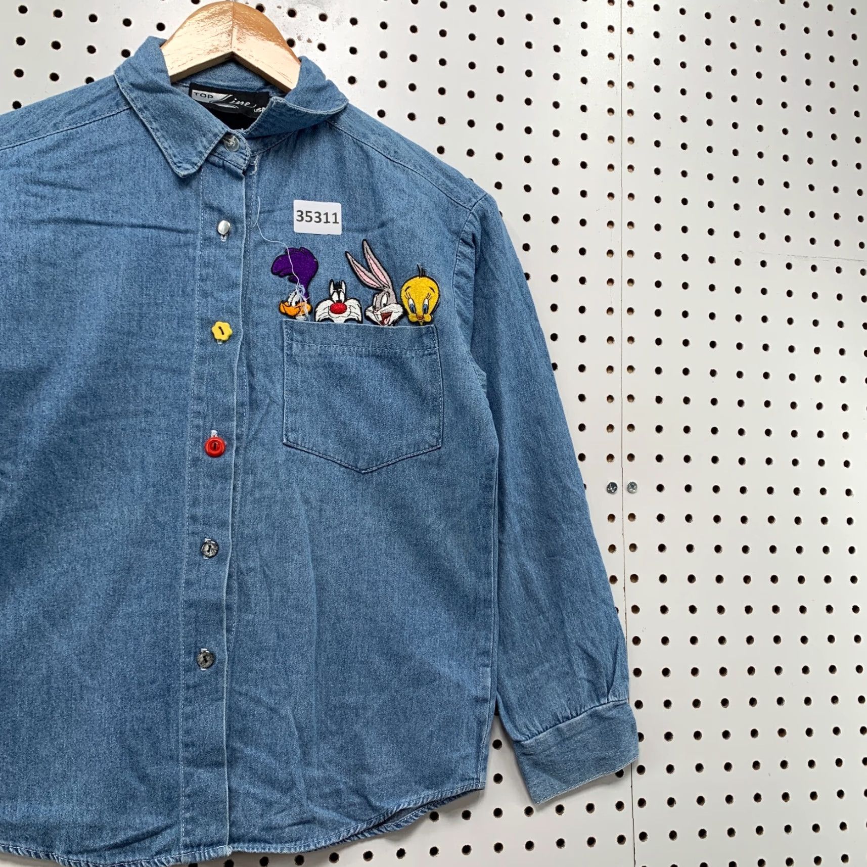 Vintage VINTAGE Looney Tunes Denim Button Shirt Womens Small Blue Pocket 18x22.5 Size S / US 4 / IT 40 - 4 Thumbnail