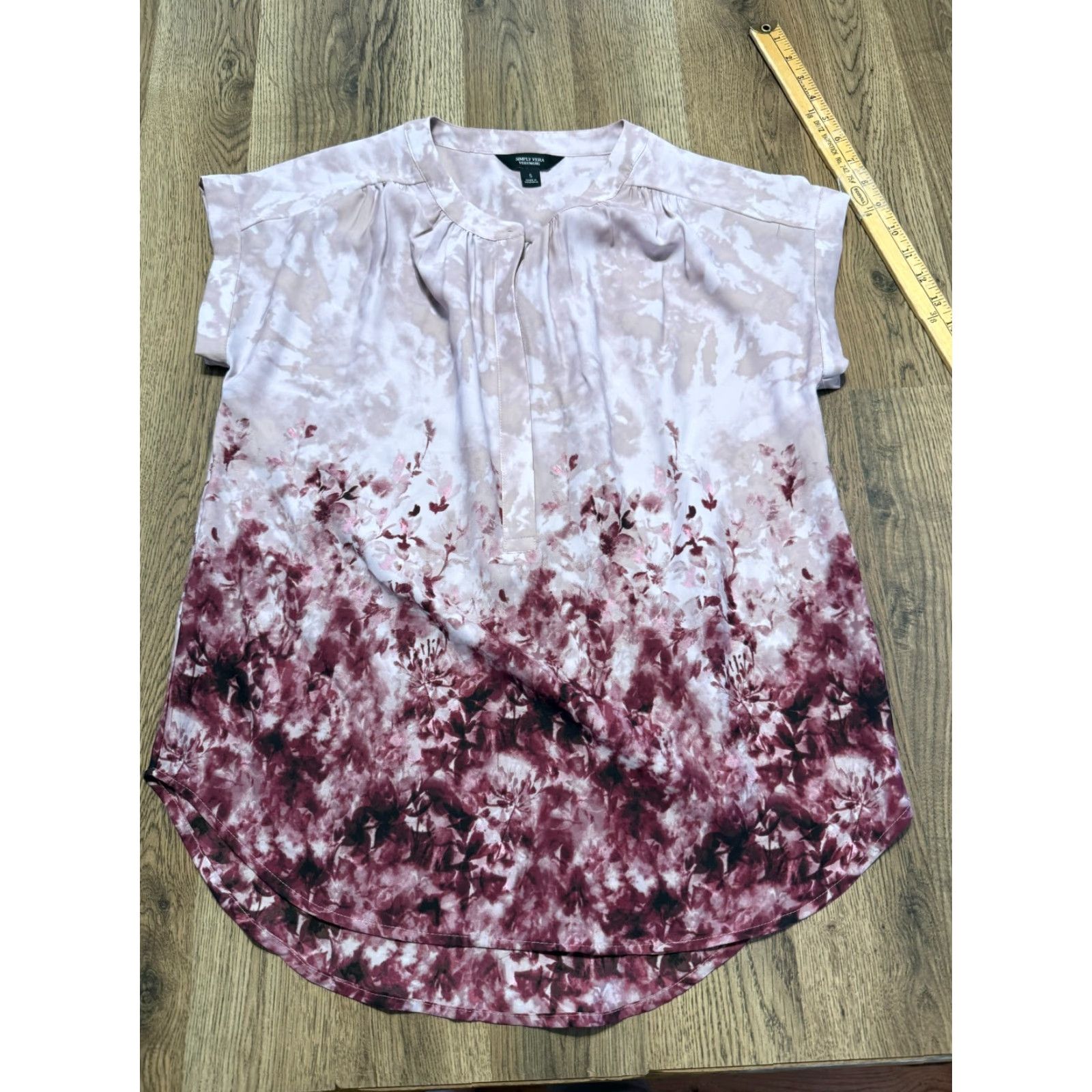 Vintage Simply Vera Vera Wang Blouse Womens Small Purple White Floral 1/4 Buttons Size S / US 4 / IT 40 - 2 Thumbnail