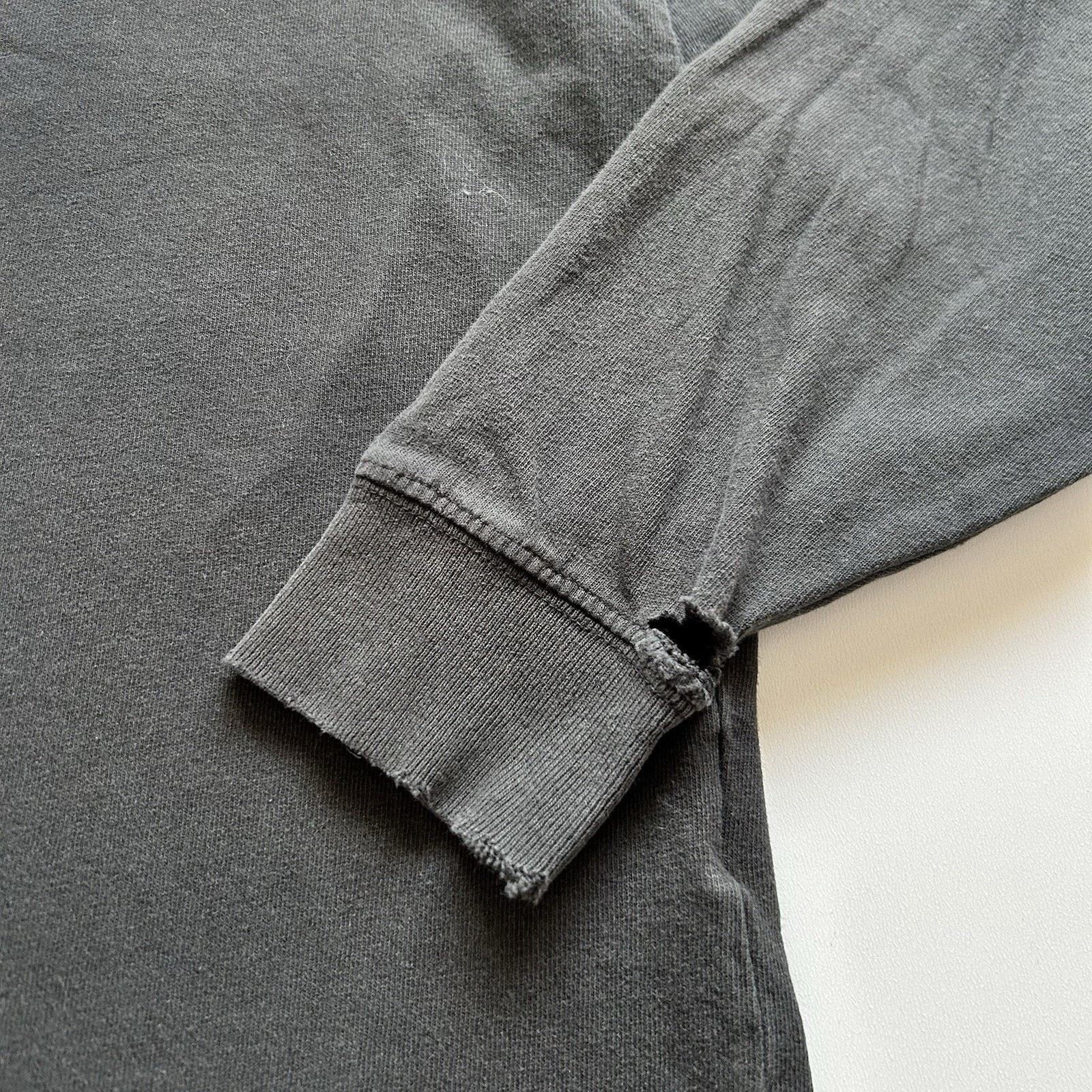 Carhartt Carhartt Long Sleeve Pocket T Shirt Small Faded Black Rare Size US S / EU 44-46 / 1 - 3 Thumbnail
