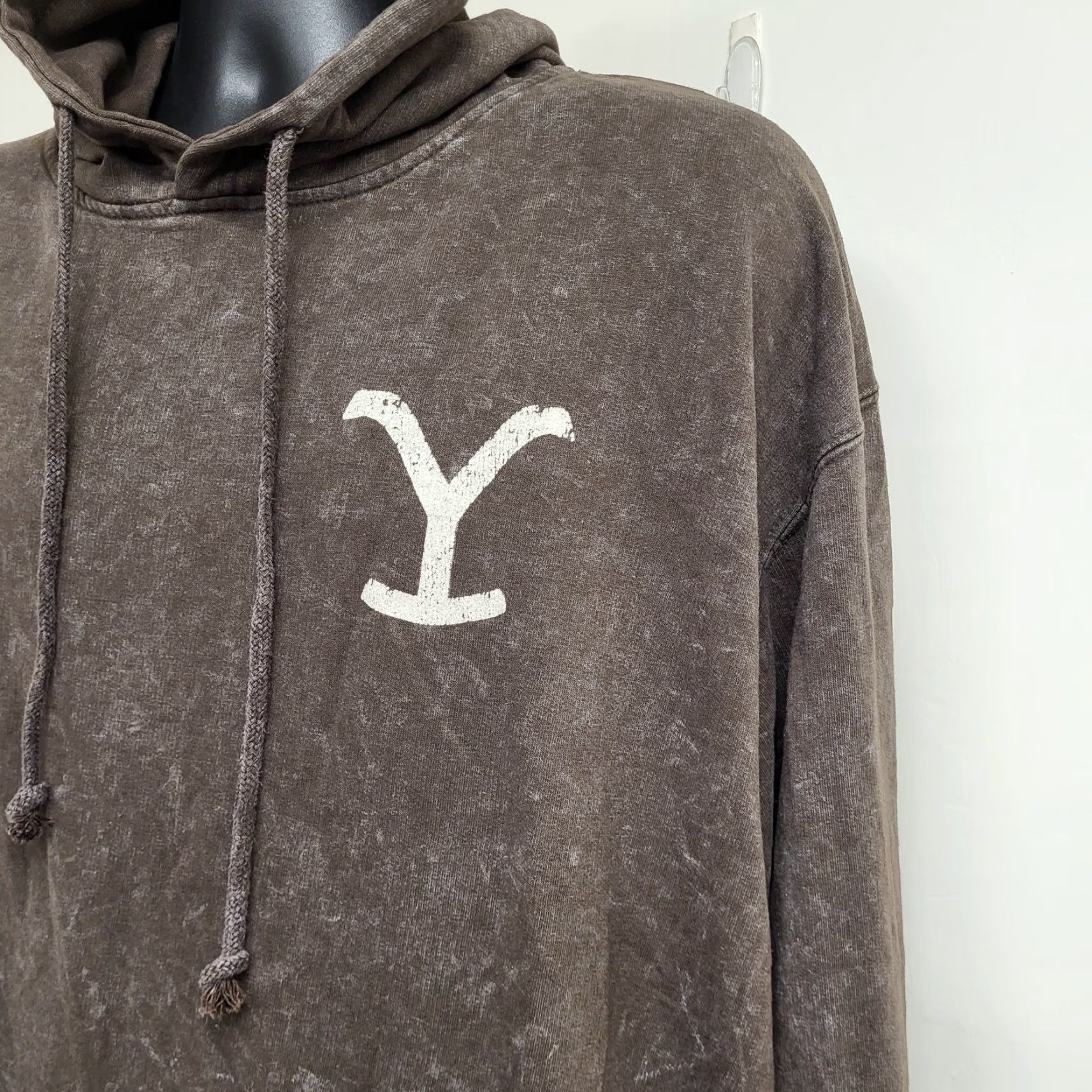 Vintage Yellowstone Dutton Ranch Hoodie Mens 2XL Brown Mineral Wash Montana Pull-Over Shirt Size US XXL / EU 58 / 5 - 3 Thumbnail
