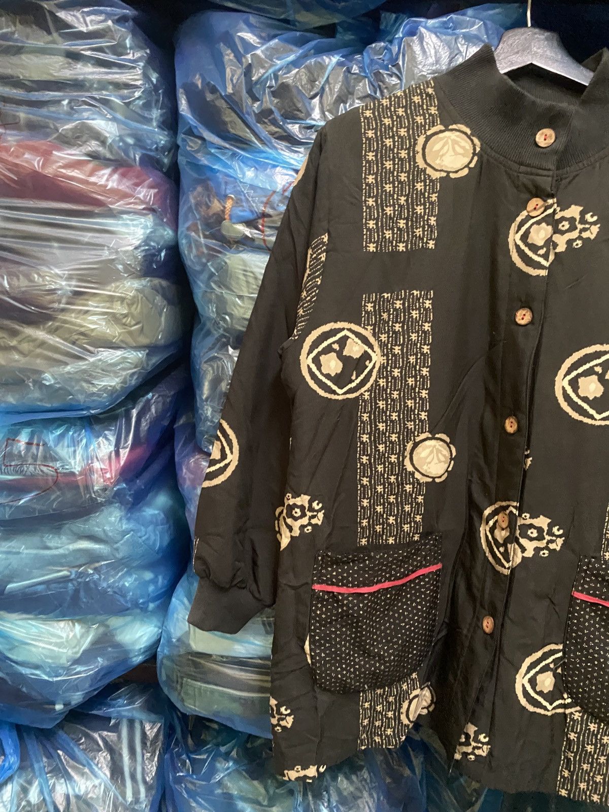 Japanese Brand Vintage Hannari Quilted Japanese Haori Jacket Floral Crest Size US M / EU 48-50 / 2 - 5 Thumbnail