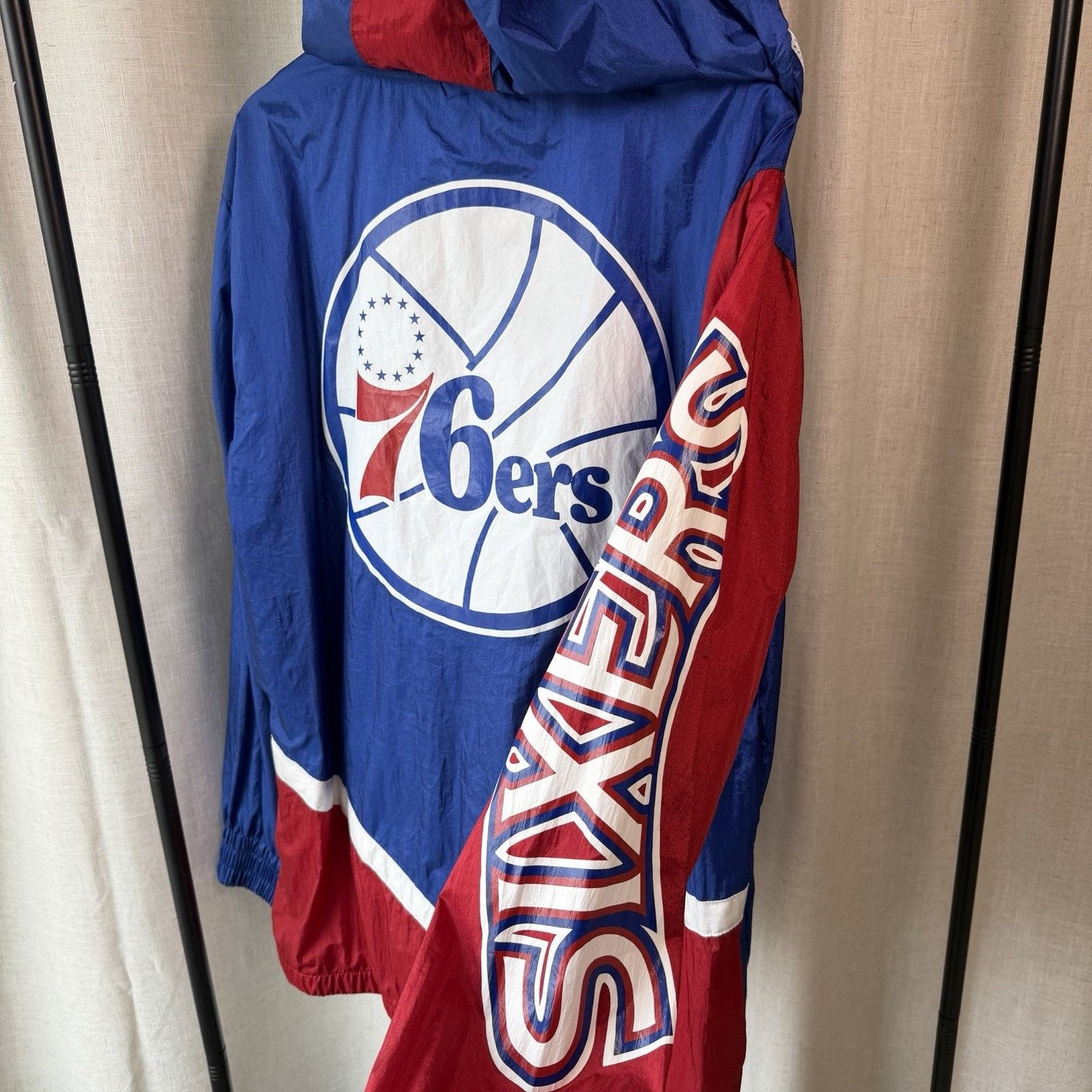 Mitchell & Ness Mitchell & Ness 76ers Hardwood Classics WindbreakerXL Fall22 Size US XL / EU 56 / 4 - 5 Thumbnail