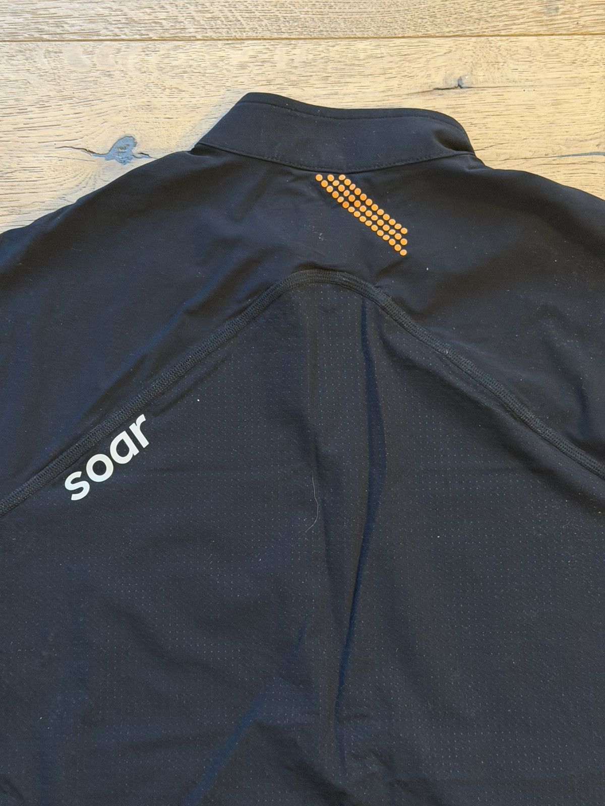 SOAR Running SOAR Running x MR PORTER X-Line Tempo Top Small Rare Collab Size US S / EU 44-46 / 1 - 10 Thumbnail