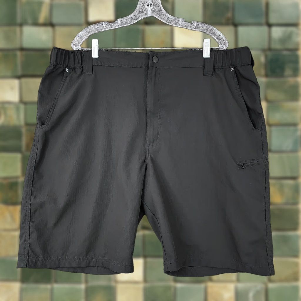 Wrangler Wrangler Authentics Mens Black Chino Shorts 100% Polyester Elastic Waist Size 42 Size US 42 / EU 58 - 1 Thumbnail