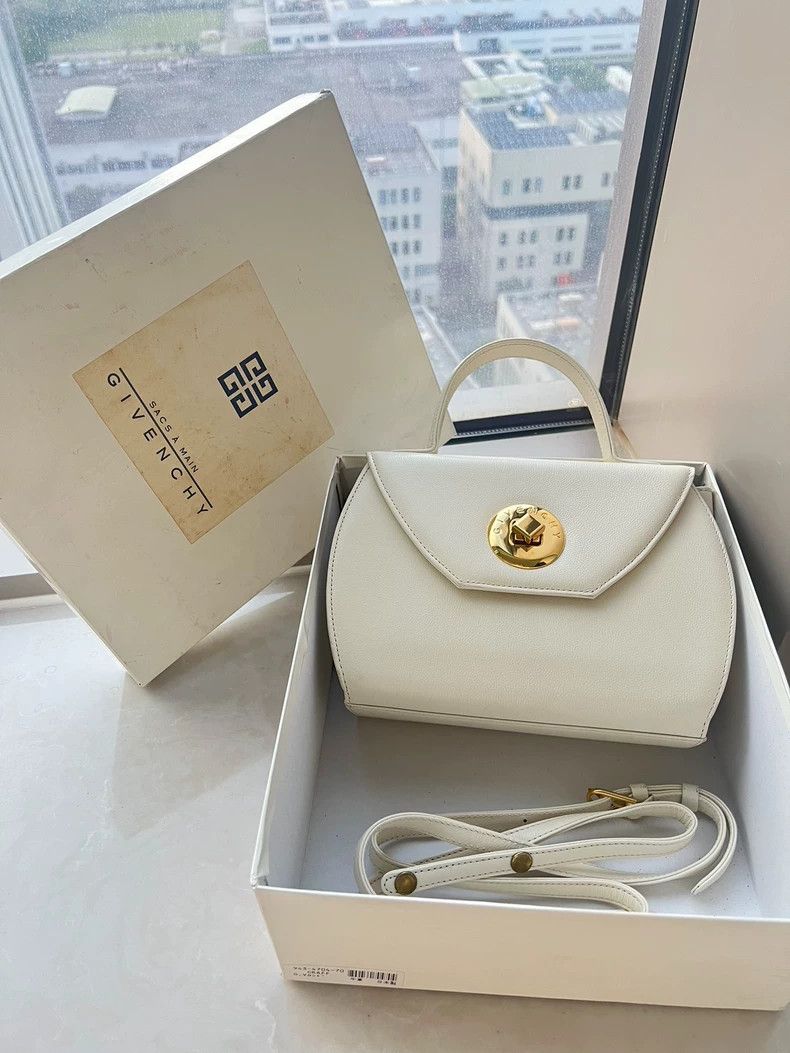 Givenchy Givenchy White Leather Handbag - dmc Size ONE SIZE - 1 Thumbnail