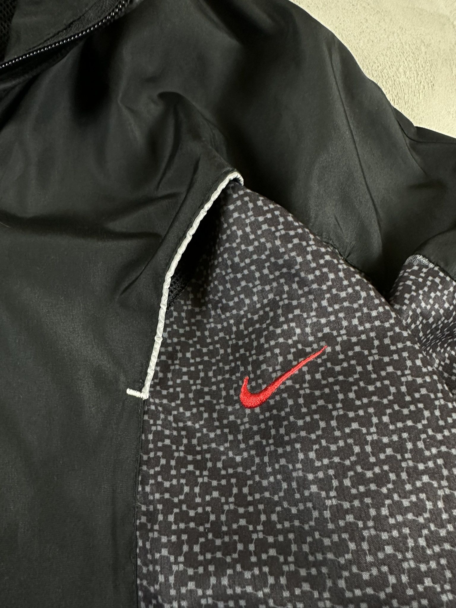 Nike 00s Vintage Nike Air Max Nylon Zip Tracksuit Jacket Size US M / EU 48-50 / 2 - 9 Thumbnail