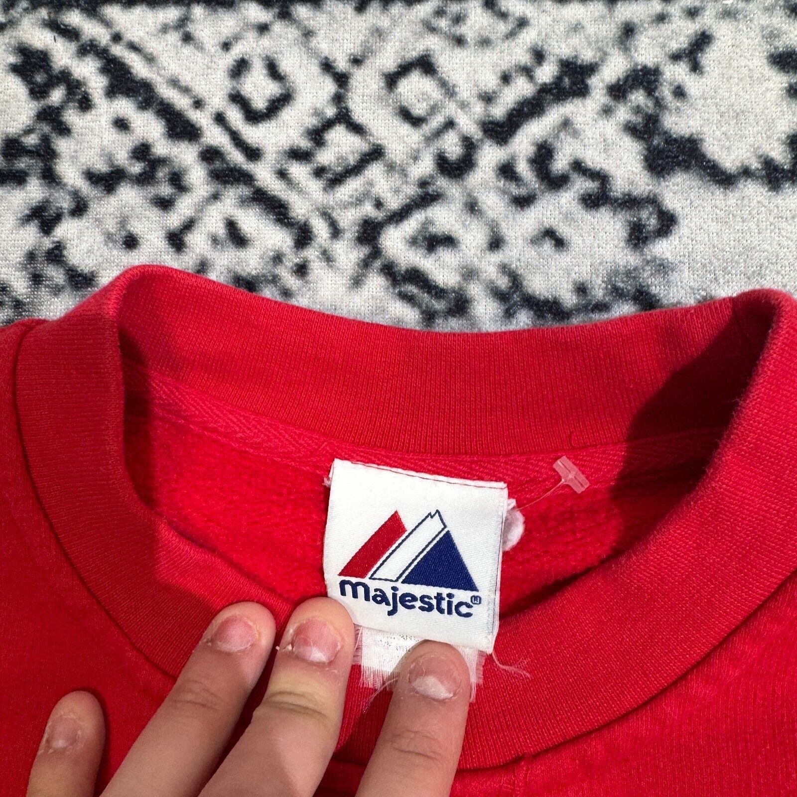 Majestic × Vintage Majestic Red Cotton Crewneck Size L Philadelphia Phillies Size US L / EU 52-54 / 3 - 7 Thumbnail