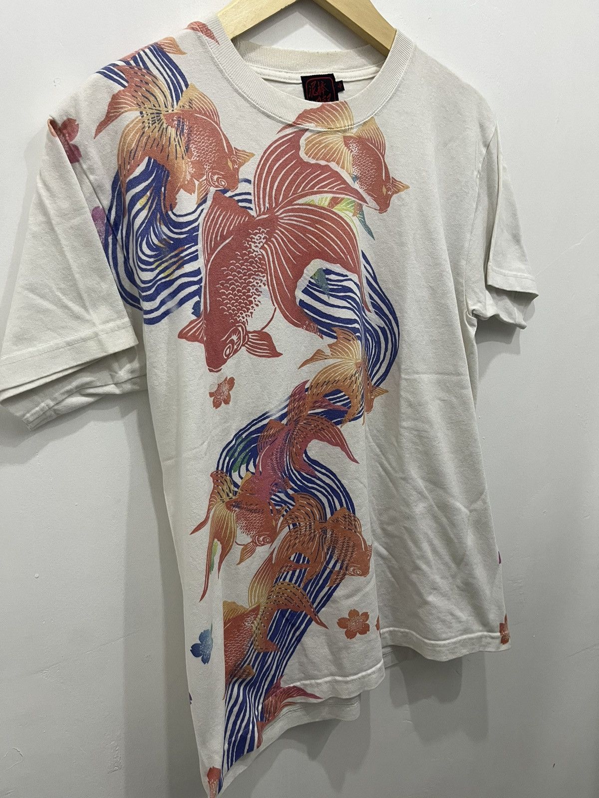 Japanese Brand Vtg Japanese Traditional Culture Gold fish tshirt Size US M / EU 48-50 / 2 - 2 Thumbnail