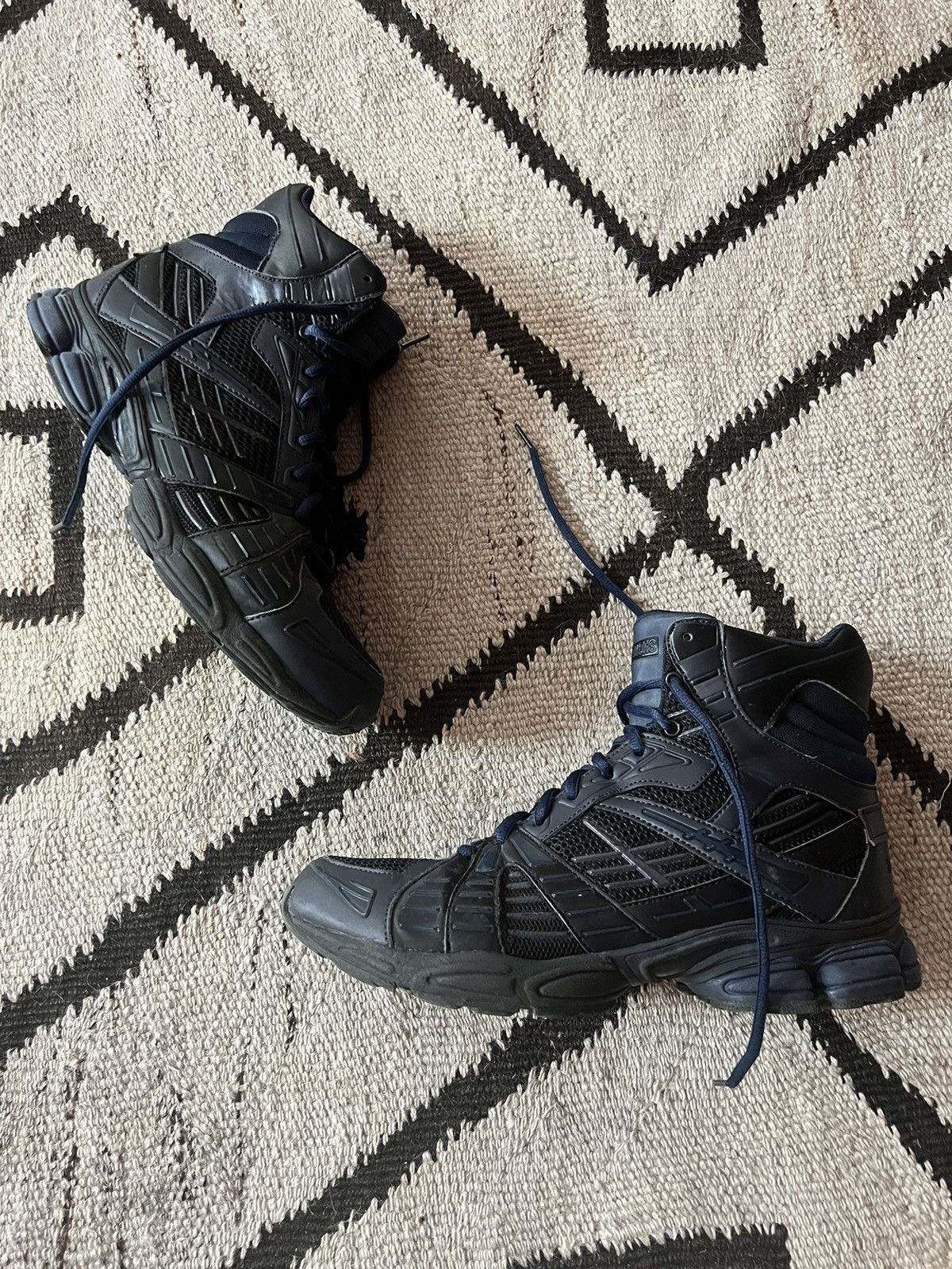 Raf Simons Raf Simons ASICS 2012 high top running sneaker Size US 11 / EU 44 - 2 Thumbnail
