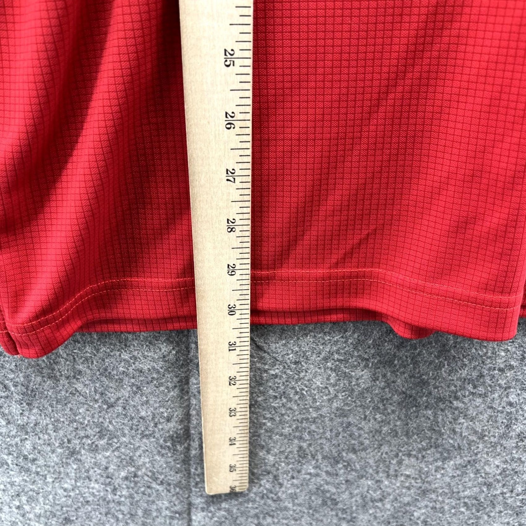 Izod VINTAGE IZOD Polo Shirt Mens XL Red Athletic Fit Golf Polyester Short Sleeve 46 Chest Size US XL / EU 56 / 4 - 6 Thumbnail