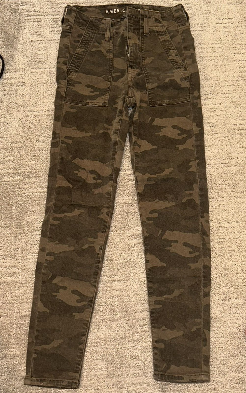 American Eagle Outfitters American Eagle camo green skinny jeans 00 regular length Size 24" / US 00 / IT 34 - 2 Thumbnail