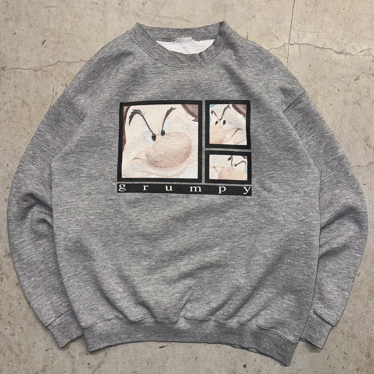 Disney × Vintage Crazy Vintage 90s Disney 7 Dwarves Grumpy Grey Sweatshirt Size US M / EU 48-50 / 2 - 1 Thumbnail