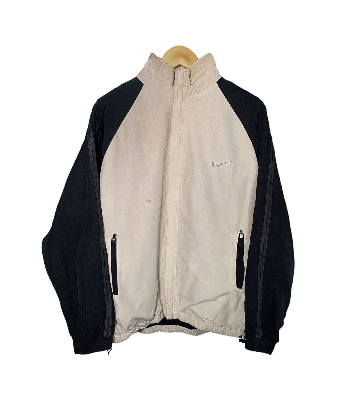retro nike black and white