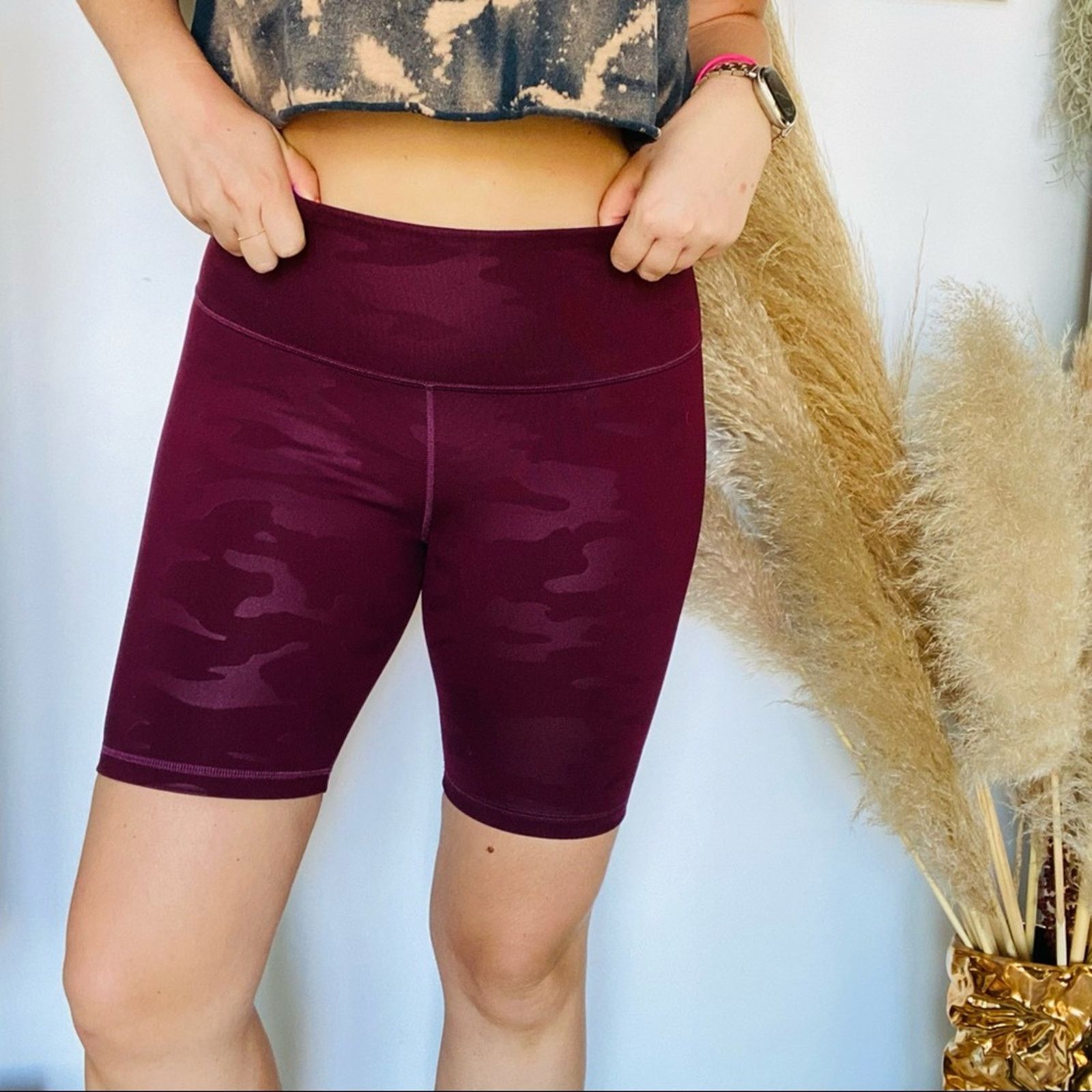Old Navy OLD NAVY Purple Camo Print High Rise Waisted Biker Shorts 8" Size 29" - 1 Thumbnail