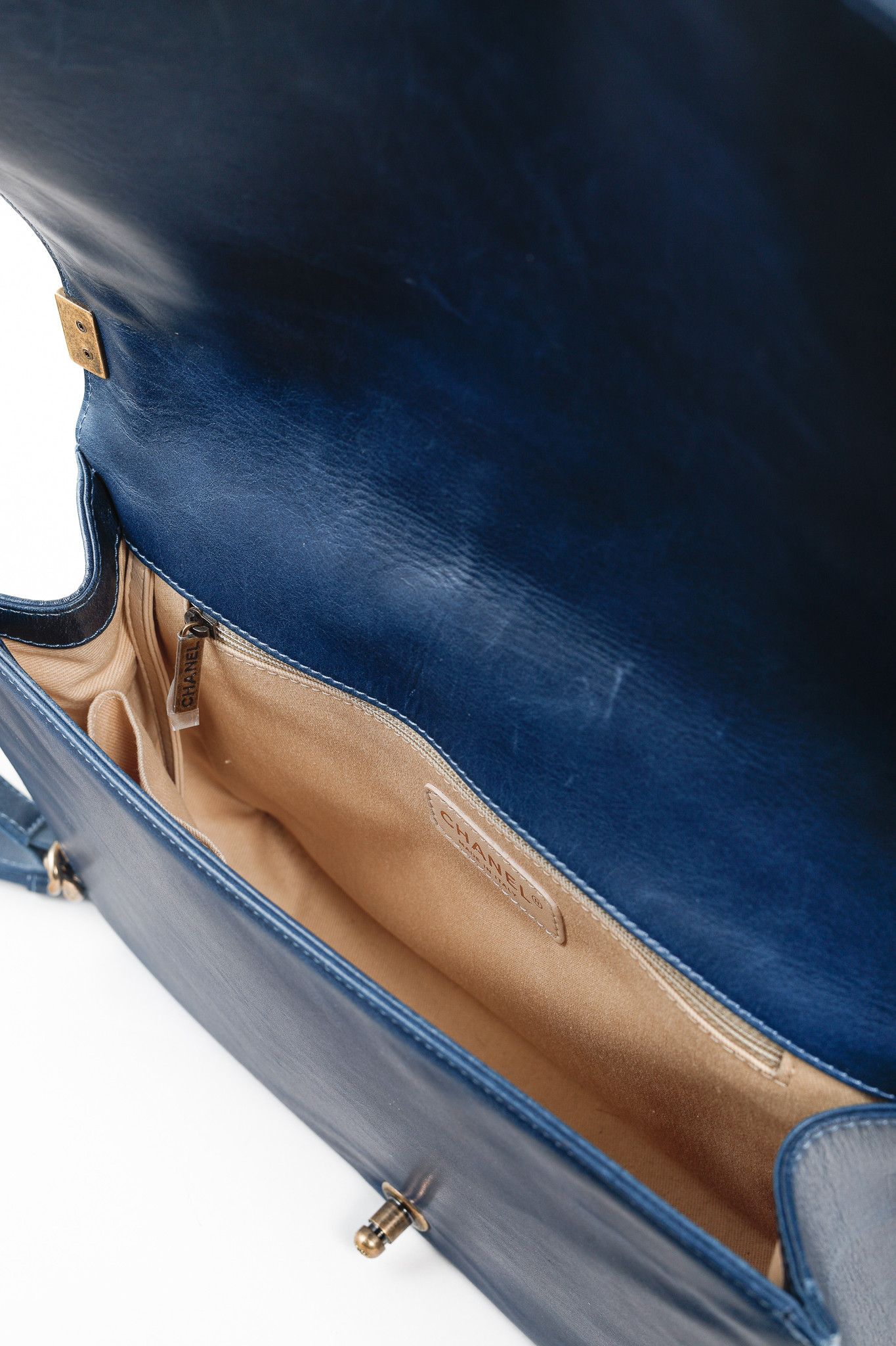 Chanel Chanel Blue Quilted Leather Large Boy Shoulder Bag Size ONE SIZE - 12 Thumbnail