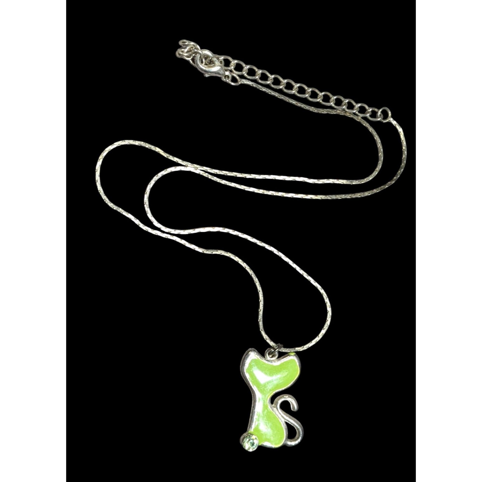 Other Retro Green Enamel Cat Pendant Necklace With Silver Tone Cha Size ONE SIZE - 1 Thumbnail