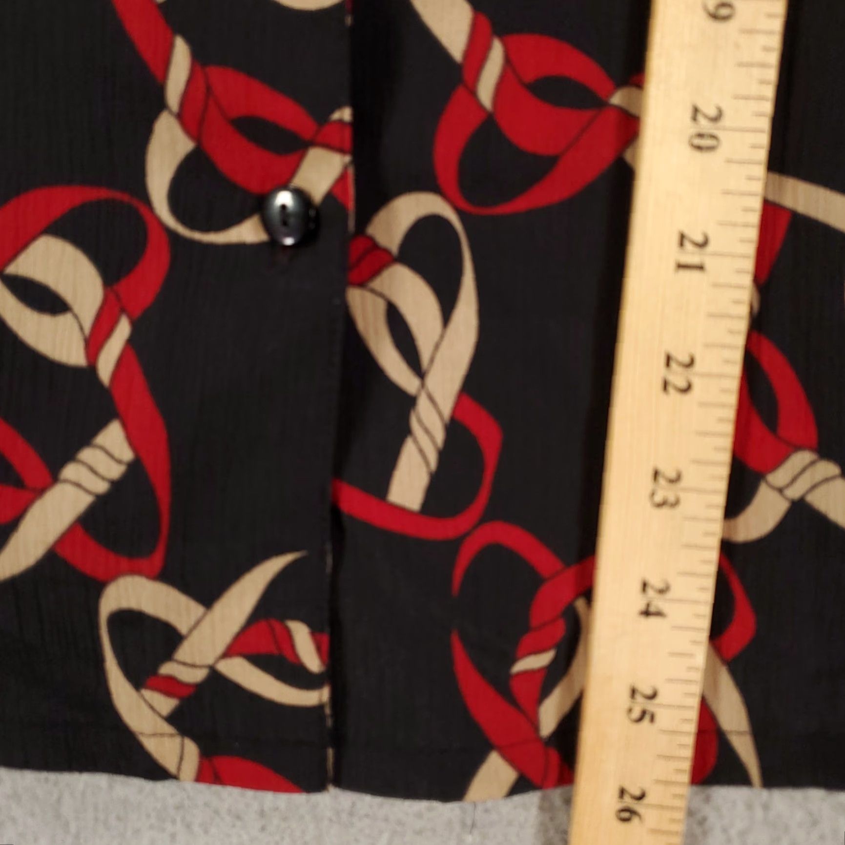 Vintage Donnkenny Blouse Womens Petite Medium Black Red Geometric Camp Button Up READ Reading? Size M / US 6-8 / IT 42-44 - 5 Thumbnail