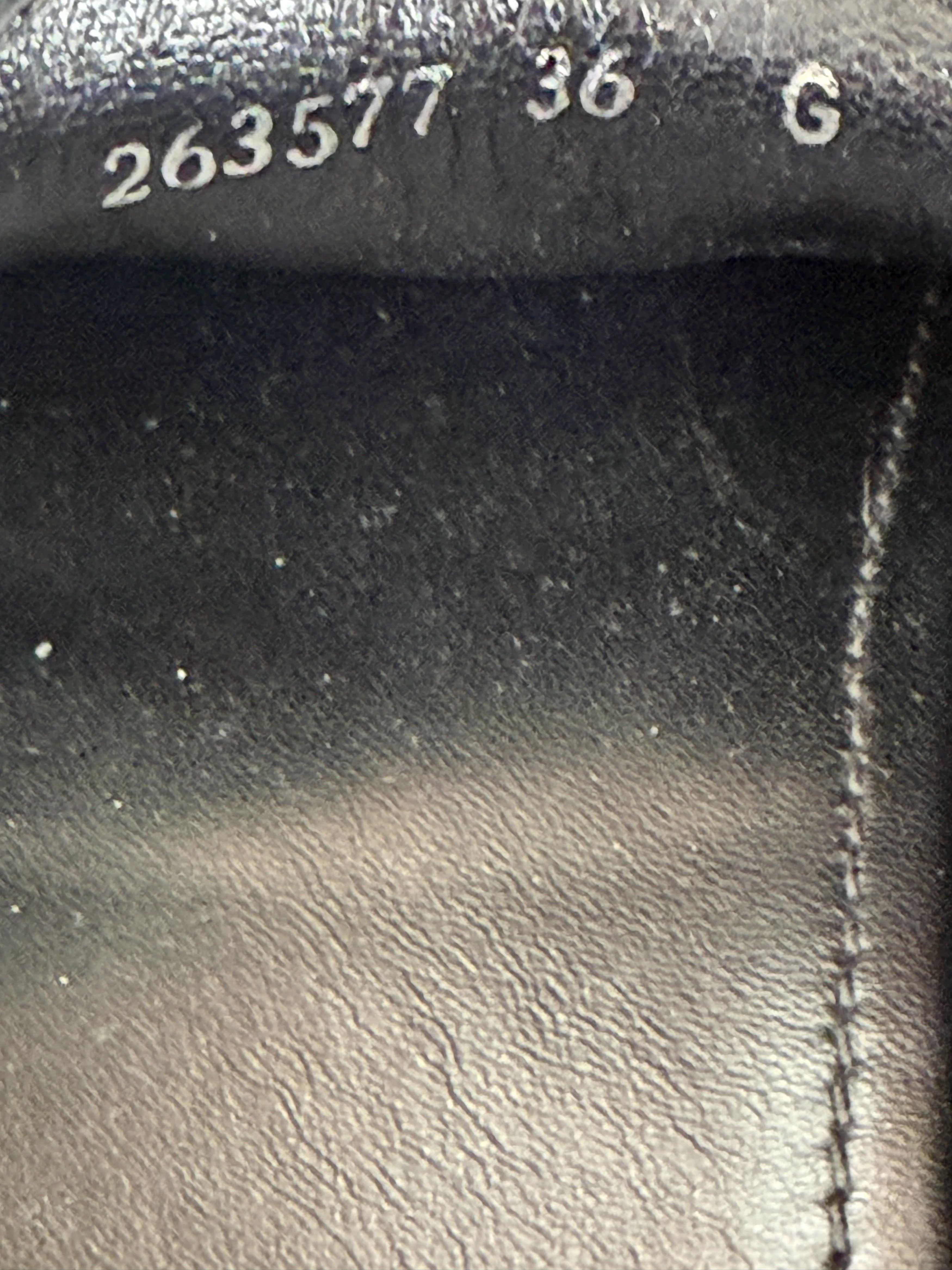 Gucci Gucci Black Horsebit Women's Loafers Size US 6 / IT 36 - 8 Thumbnail