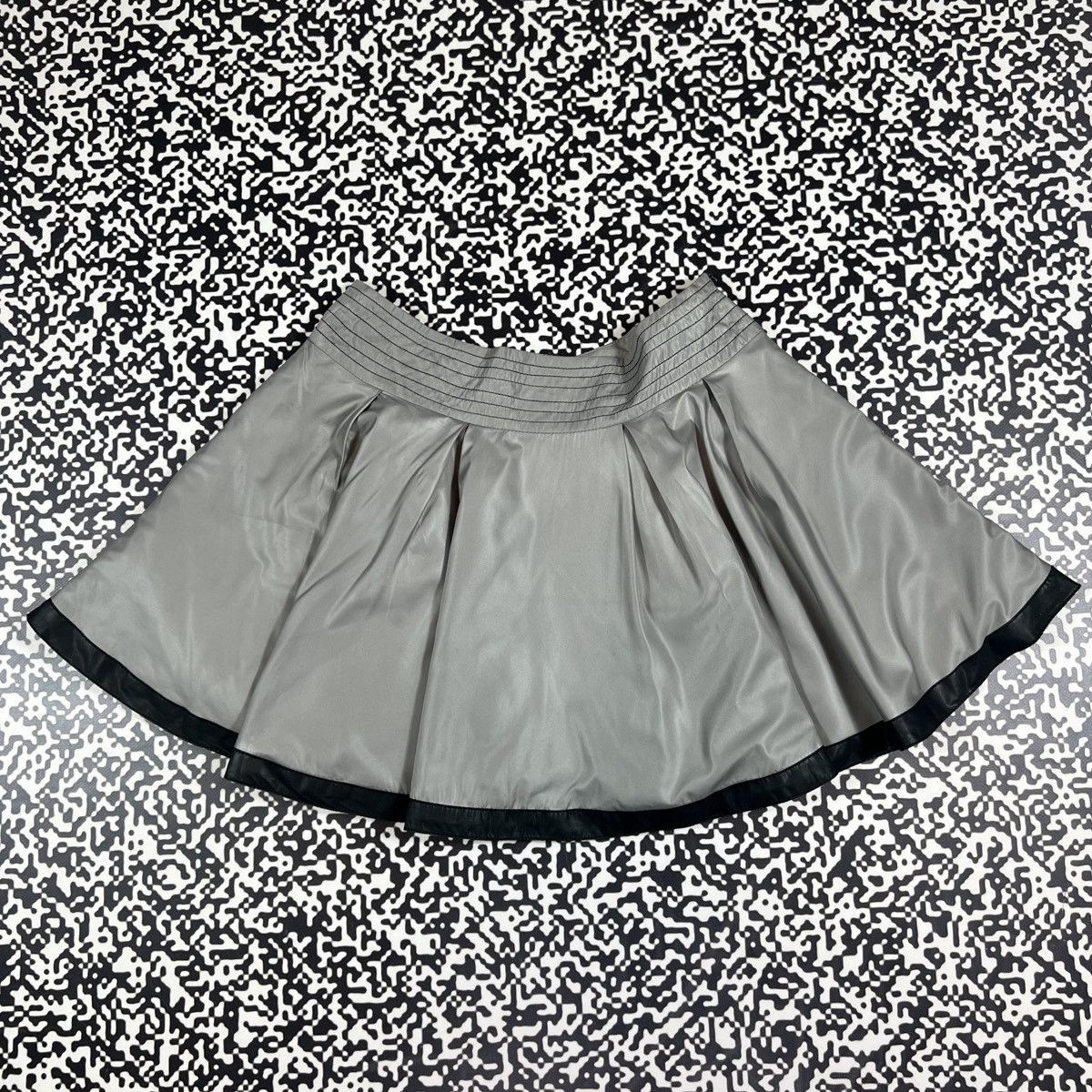GF Ferre Vintage Y2K GF FERRE Gianfranco Flared Mini Skirt Luxury Size 26" / US 2 / IT 38 - 16 Thumbnail