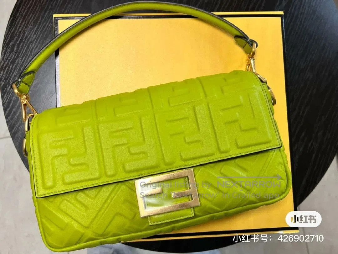 Fendi Fendi Medium Baguette Embossed FF Green. Size ONE SIZE - 7 Thumbnail