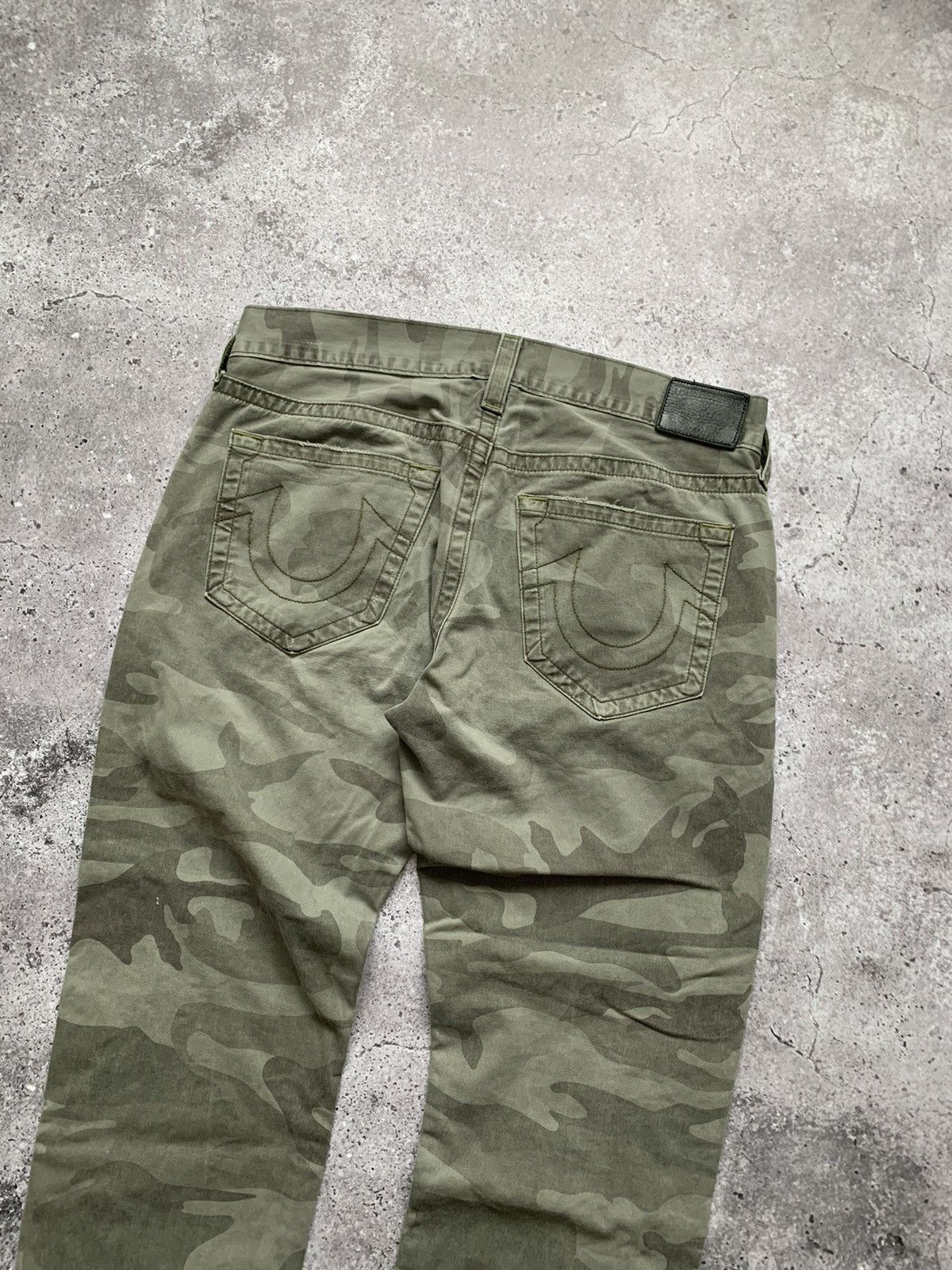 True Religion 🔥CRAZY TRUE RELIGION DISTRESSED CAMO PANTS Y2K Size US 36 / EU 52 - 4 Thumbnail