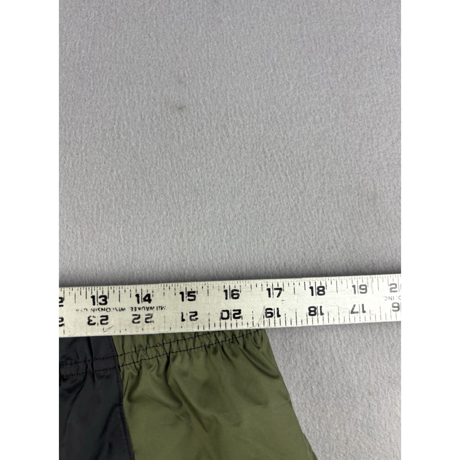 Nike Nike Icon Clash Colorblock Skirt Short Mini Women XL Color Green Drawstring Waist Pockets Logo Casual Beach Sports Outdoor Regular Size 36" / US 14 / IT 50 - 6 Thumbnail
