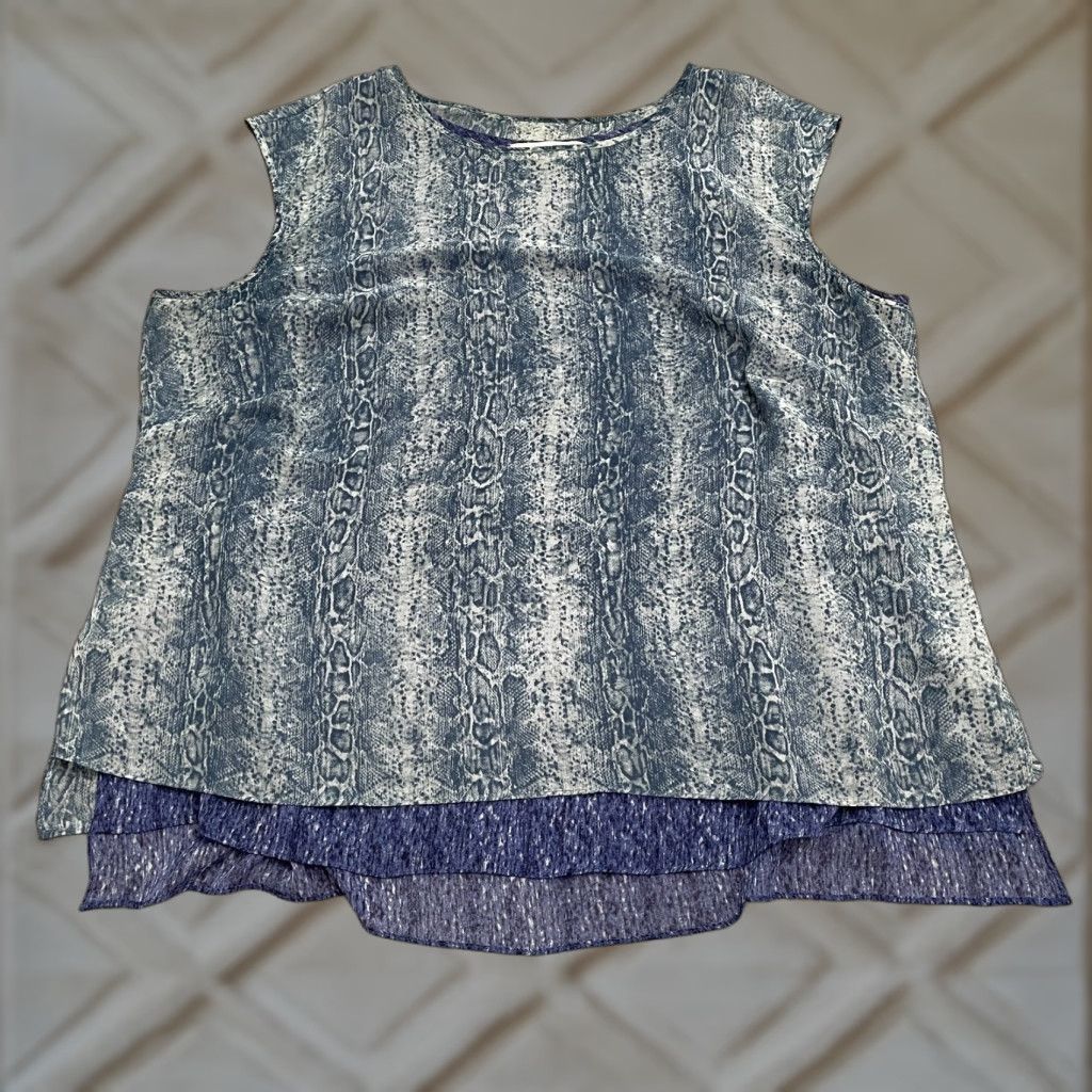 Vintage Tahari Tank Blouse Womens 1X Plus Blue Animal Print Casual Bohemian Sleeveless Strappy Sleeve Polyester Rayon Chiffon Round Neck Size XL / US 12-14 / IT 48-50 - 1 Thumbnail