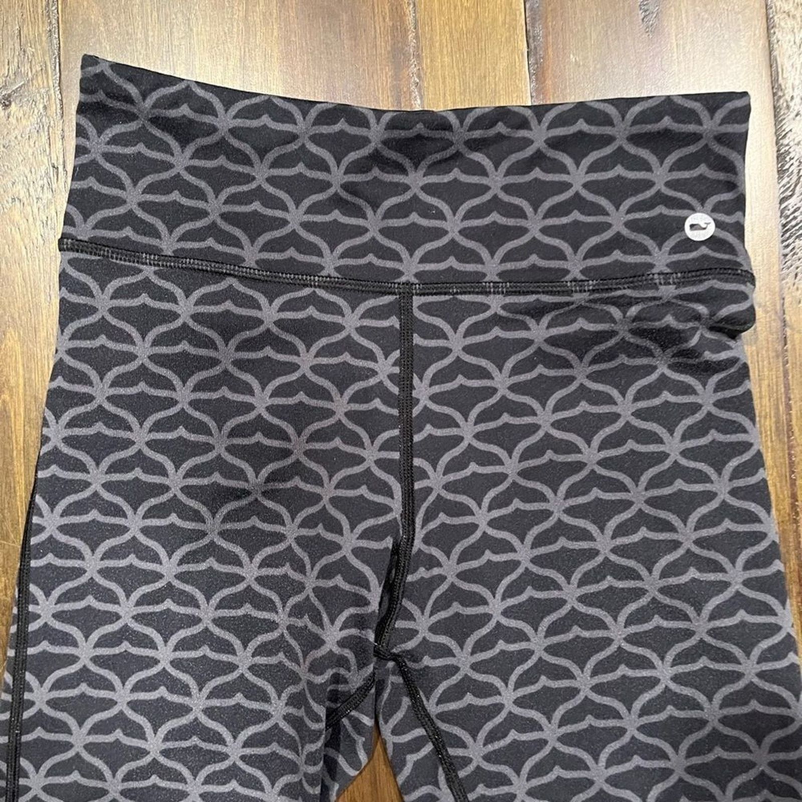 Vineyard Vines Vineyard Vines Etched Whale Tail Leggings, Women's Size XS Size 24" / US 00 / IT 34 - 2 Thumbnail