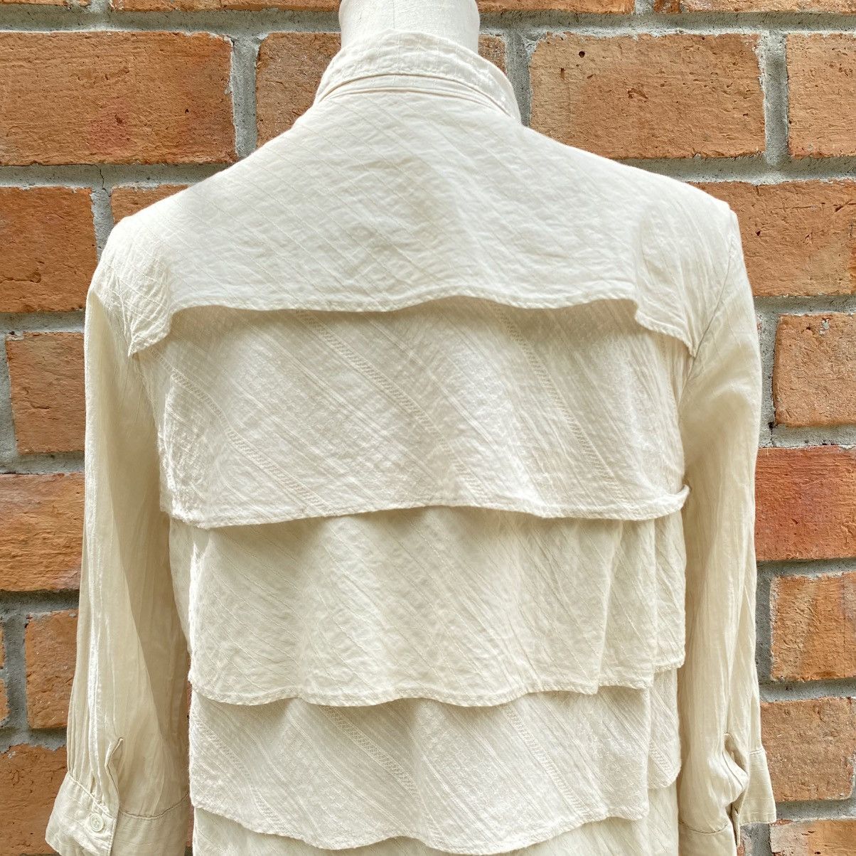 Designer × Japanese Brand A.T Ivory Tiered Ruffle Blouse Size L / US 10 / IT 46 - 23 Thumbnail