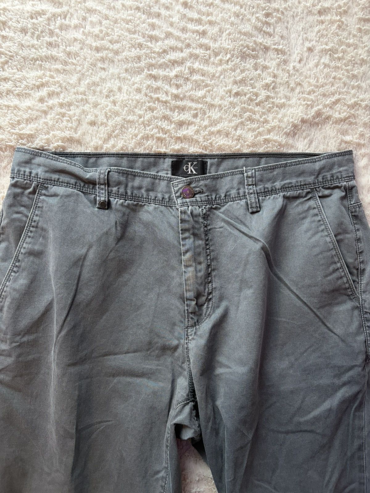Calvin Klein Calvin Klein 90s faded grey causal pants Size US 34 / EU 50 - 2 Thumbnail