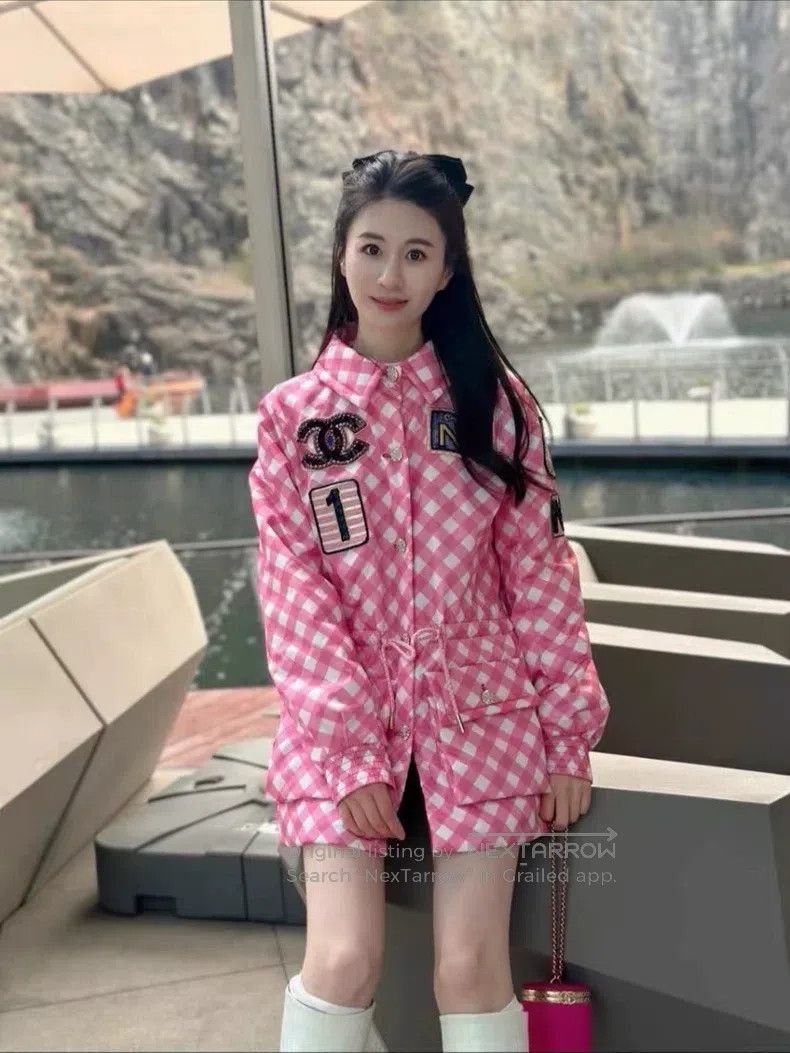 Chanel Chanel 23C pink and white plaid logo waist jacket Size S / US 4 / IT 40 - 3 Thumbnail