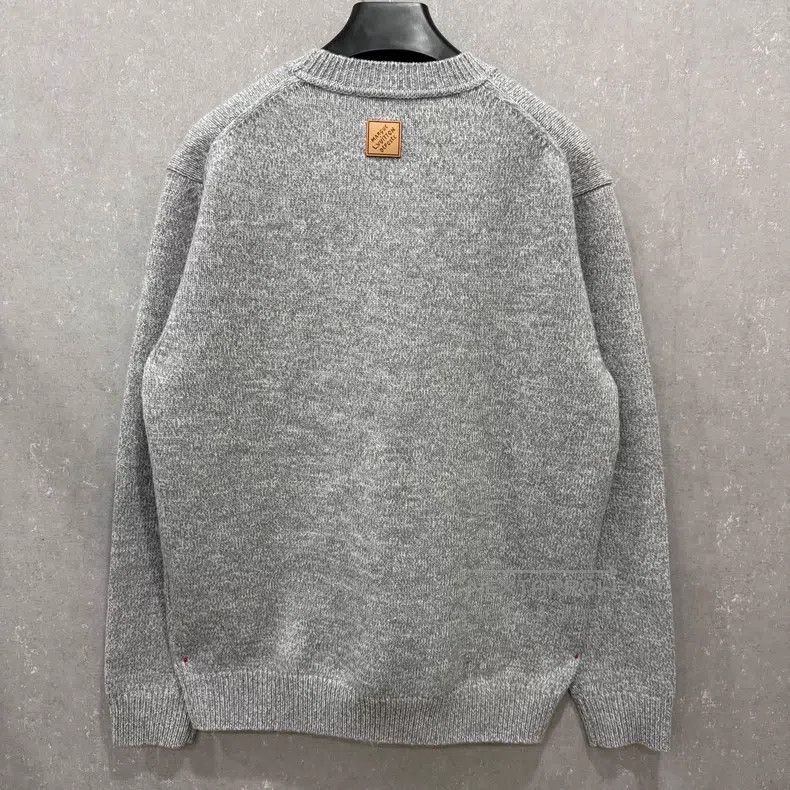 Louis Vuitton Louis Vuitton Grey fox cashmere sweater Size US M / EU 48-50 / 2 - 2 Thumbnail