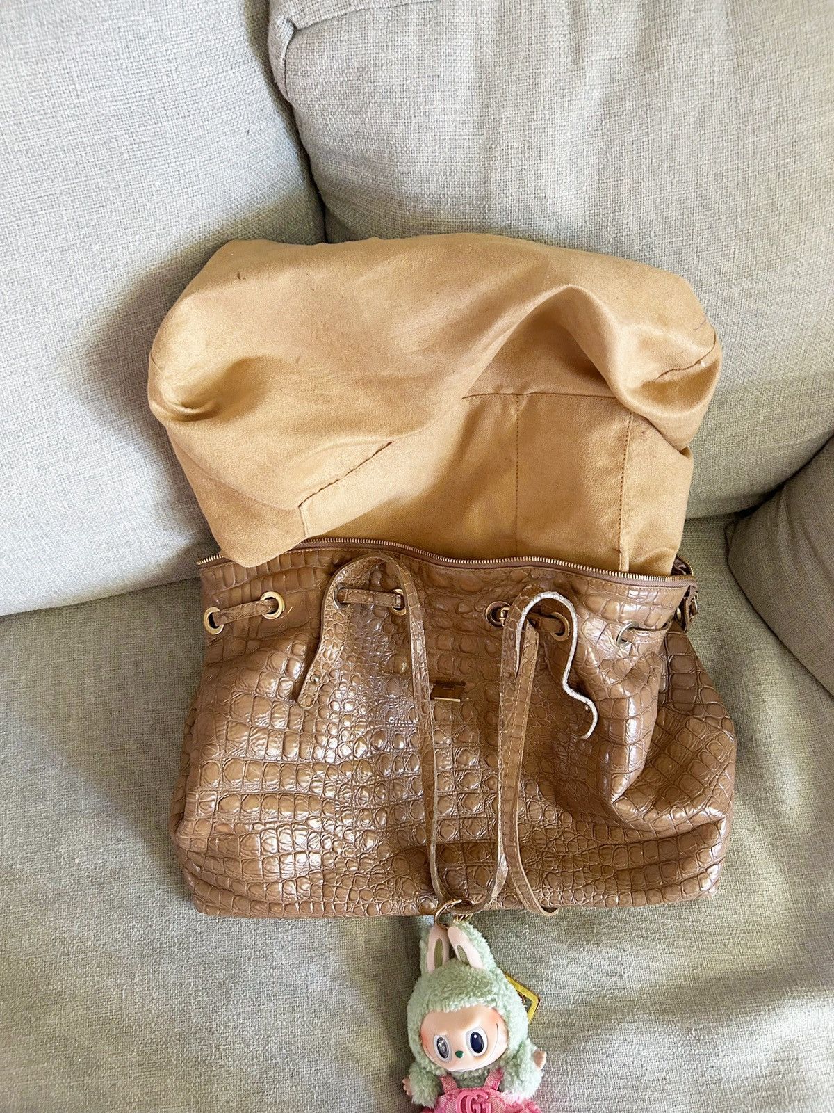 Jimmy Choo Authentic JIMMY CHOO Tan Croc Embossed Leather Rhea Tote Bag Size ONE SIZE - 5 Thumbnail