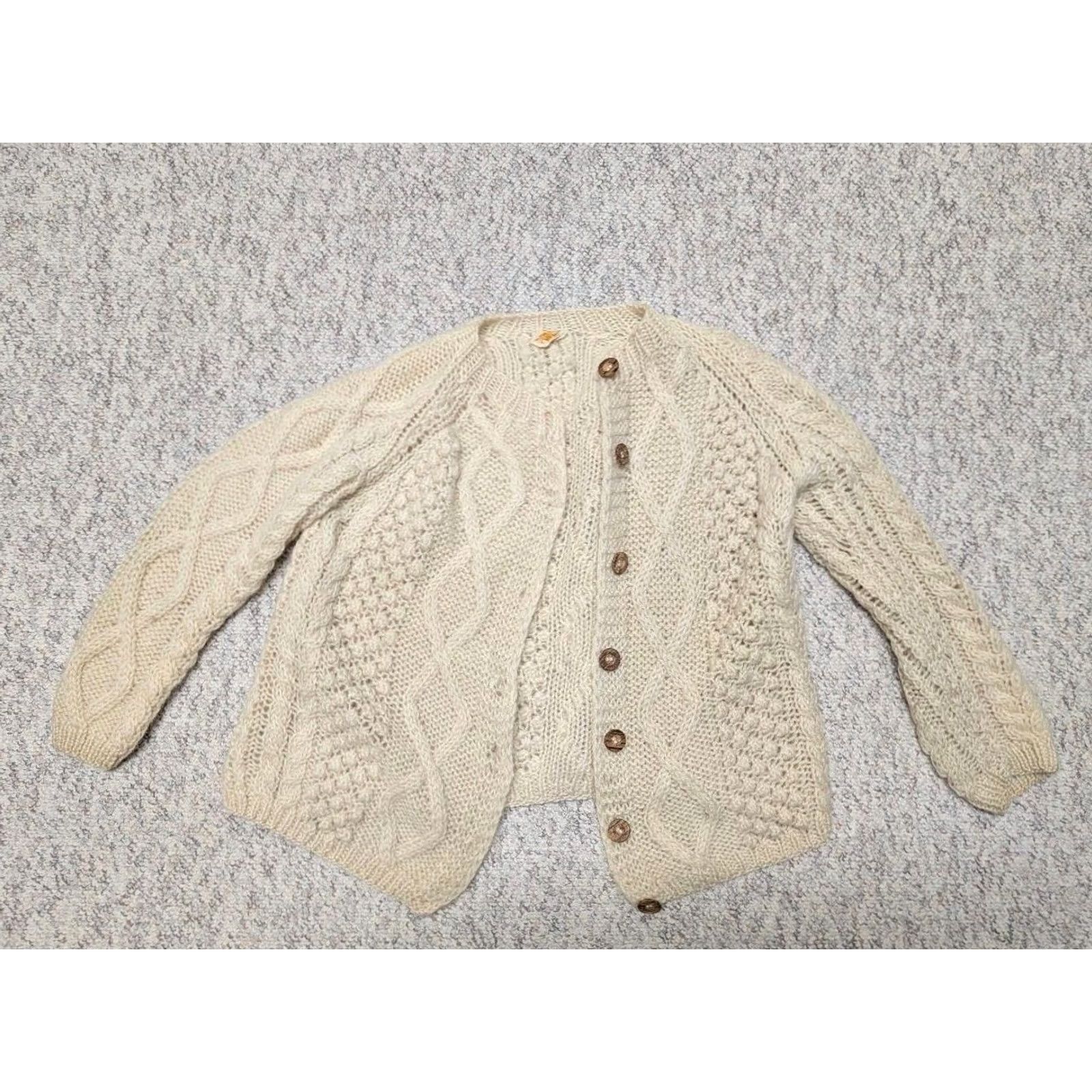 Vintage Mantessa 1950s ITALY Aran Wool Cardigan Sweater Women M Cream Off-White Vintage Pattern Aran Size M / US 6-8 / IT 42-44 - 3 Thumbnail
