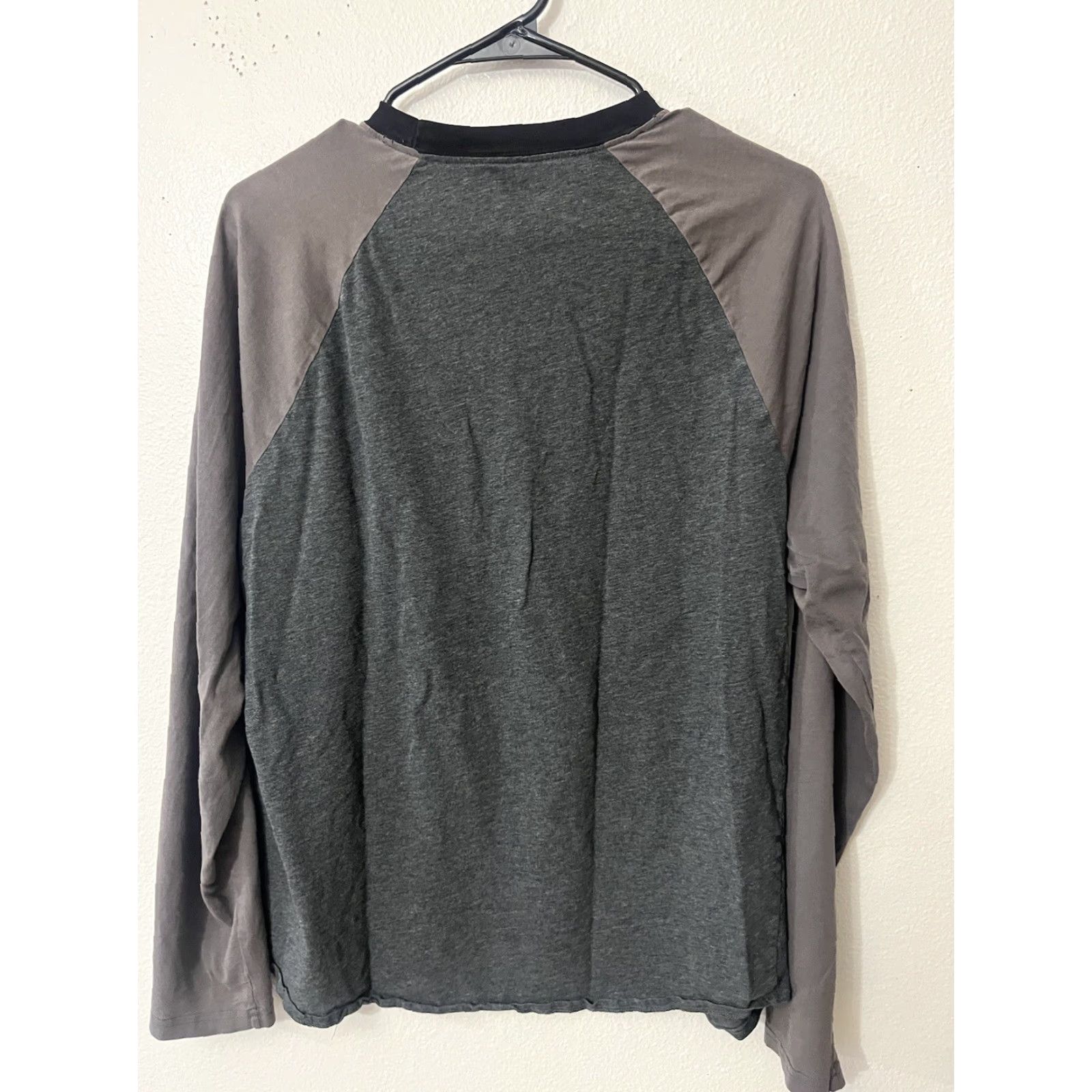Express EXPRESS Long Sleeve Crew Neck Gray Shirt Adult Small Mens Size US S / EU 44-46 / 1 - 3 Thumbnail