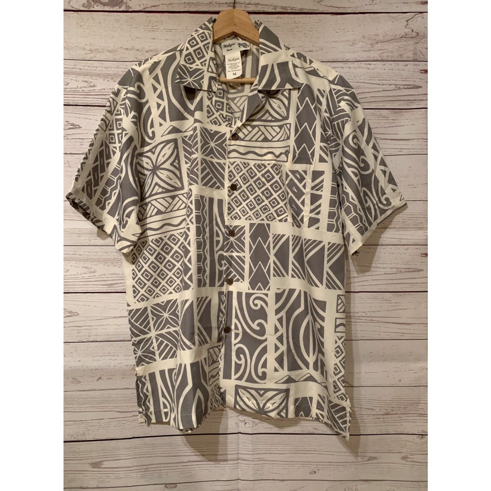 Vintage VINTAGE Makani Hawaii Mens Button-Up Shirt Short Sleeve Grey M Hawaiian Wool Microfiber Size US M / EU 48-50 / 2 - 4 Thumbnail