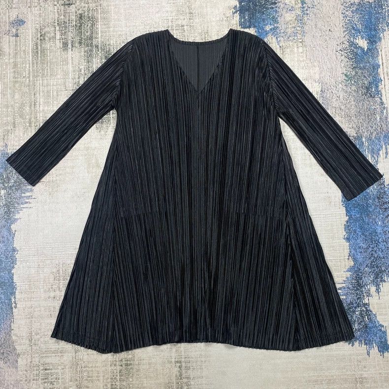 Issey Miyake Issey Miyake size:3 black dress Size XS / US 0-2 / IT 36-38 - 1 Thumbnail