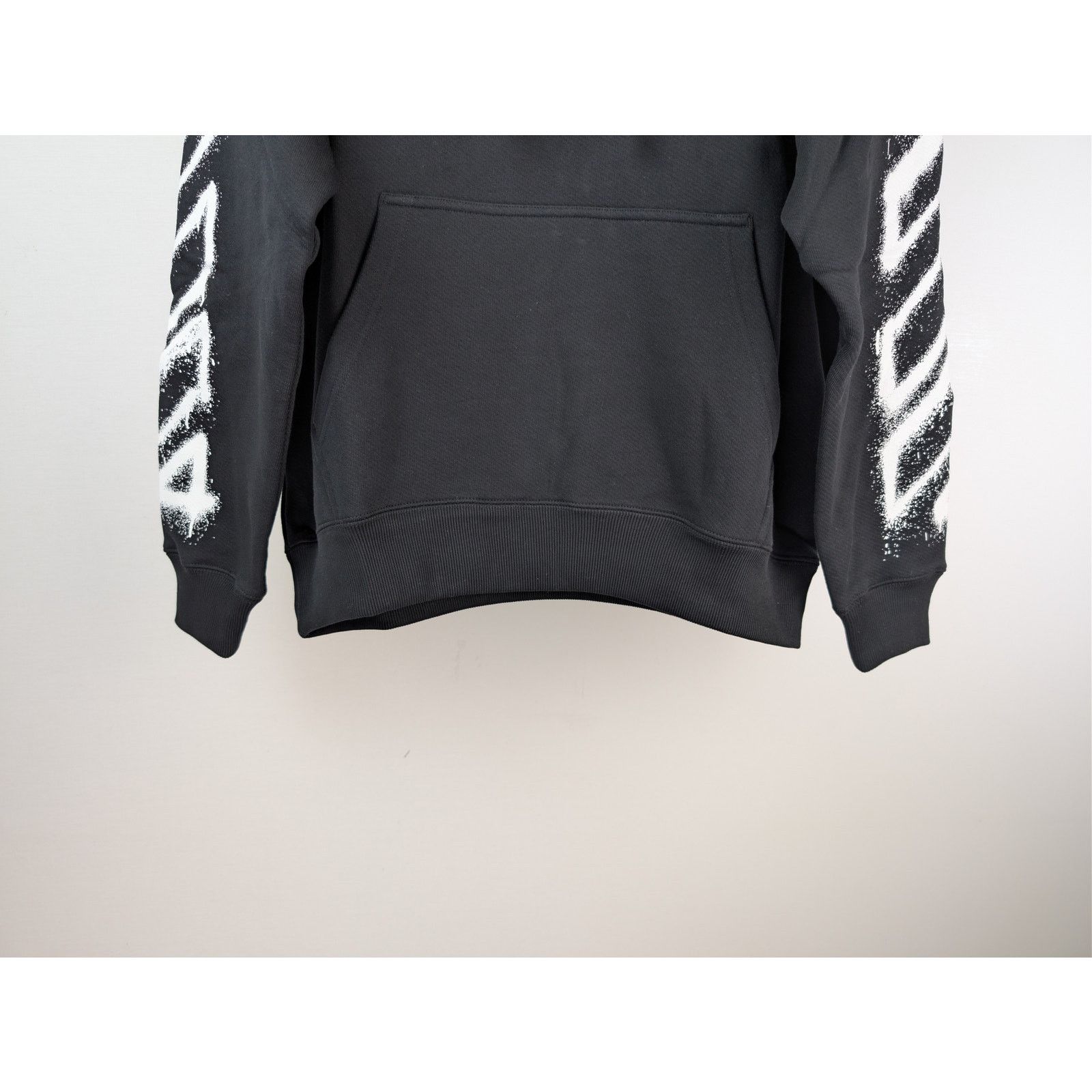 Off-White o1rshd1 Spray Can Arrow Skate Hoodie in Black Size US L / EU 52-54 / 3 - 5 Thumbnail