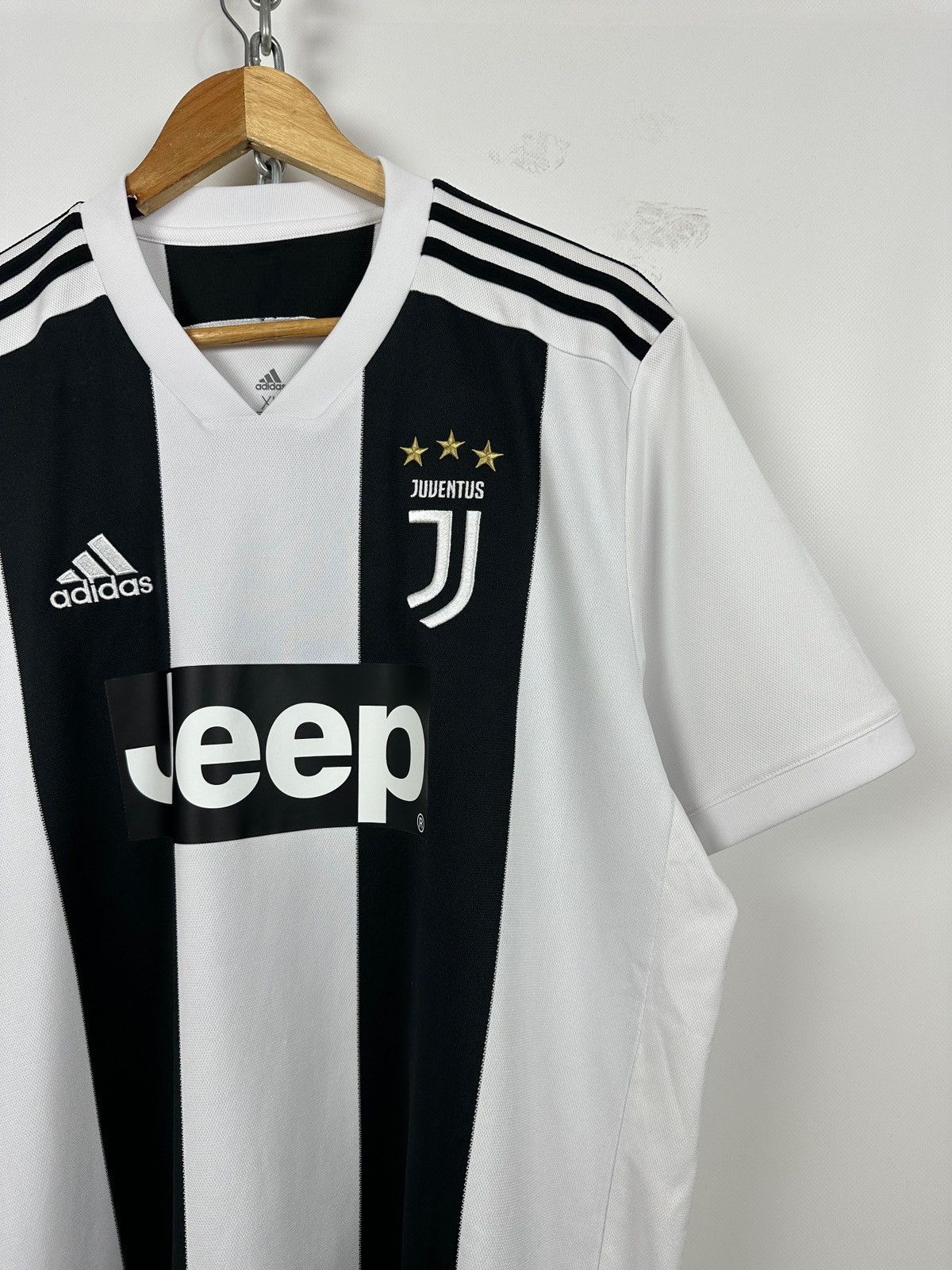 Adidas 2018/19 Adidas Juventus FC Home Soccer Jersey Size US XL / EU 56 / 4 - 5 Thumbnail